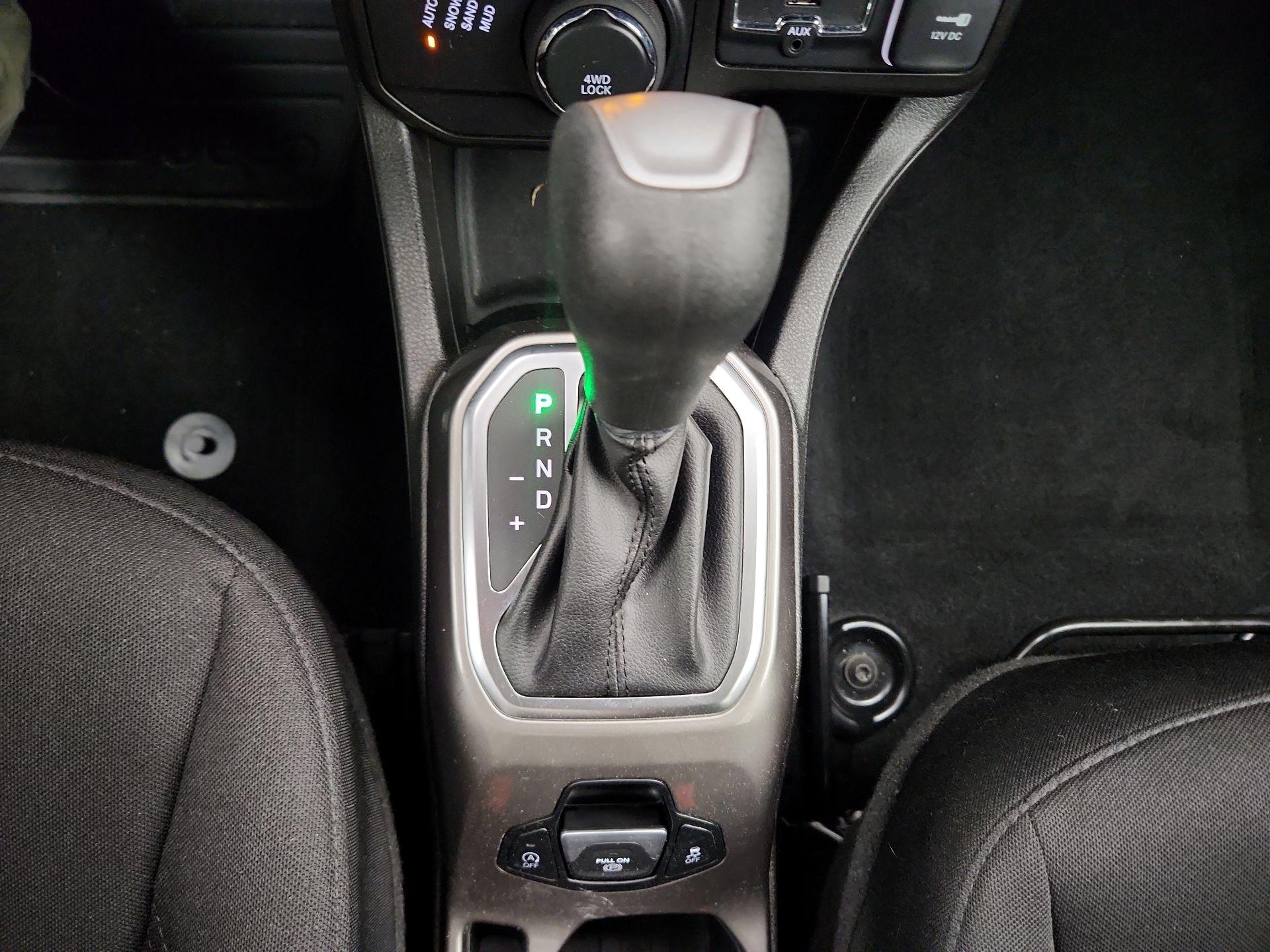 Thumbnail: 2022 Jeep Renegade - 18