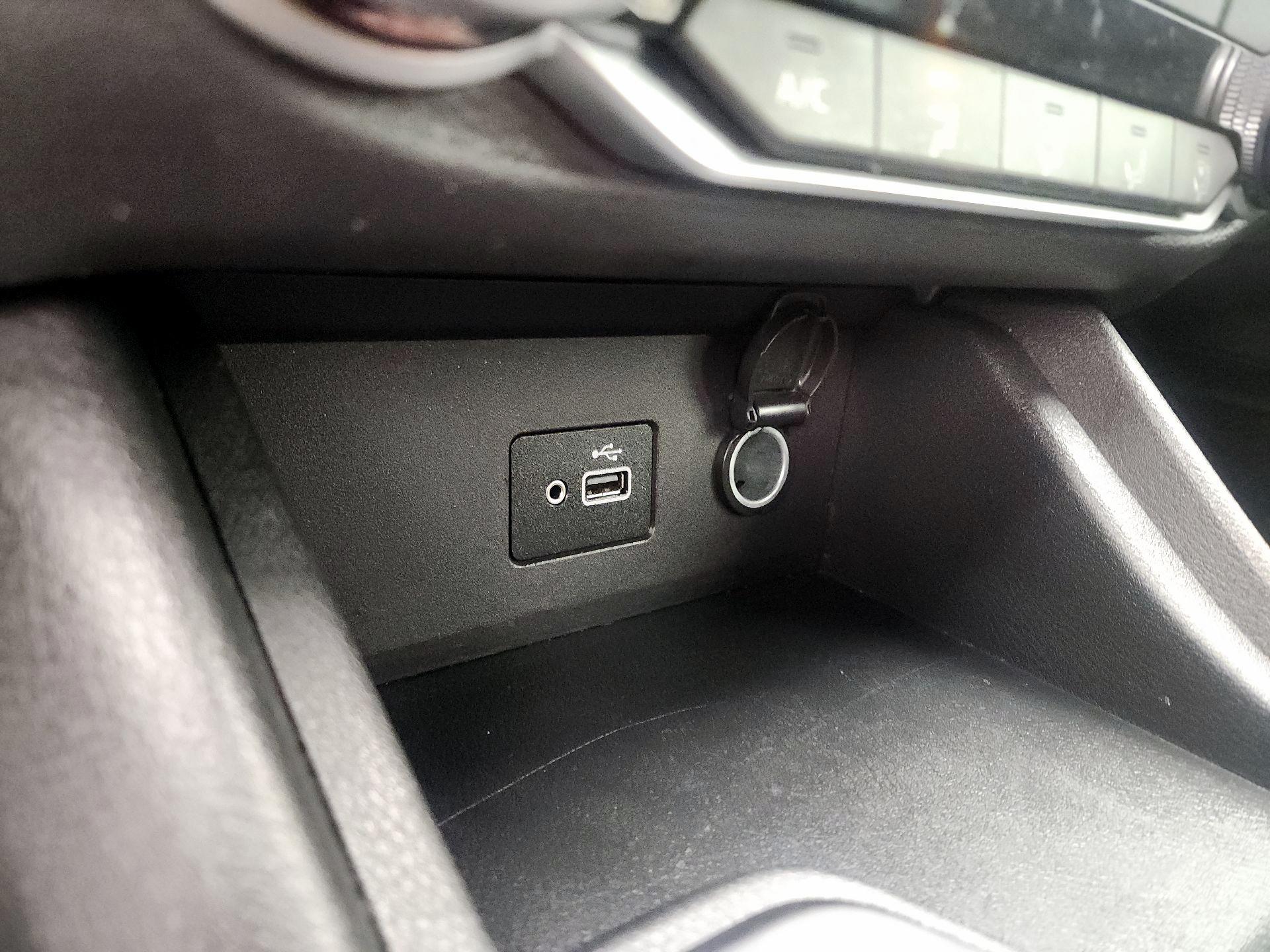 Thumbnail: 2023 Nissan Sentra - 18