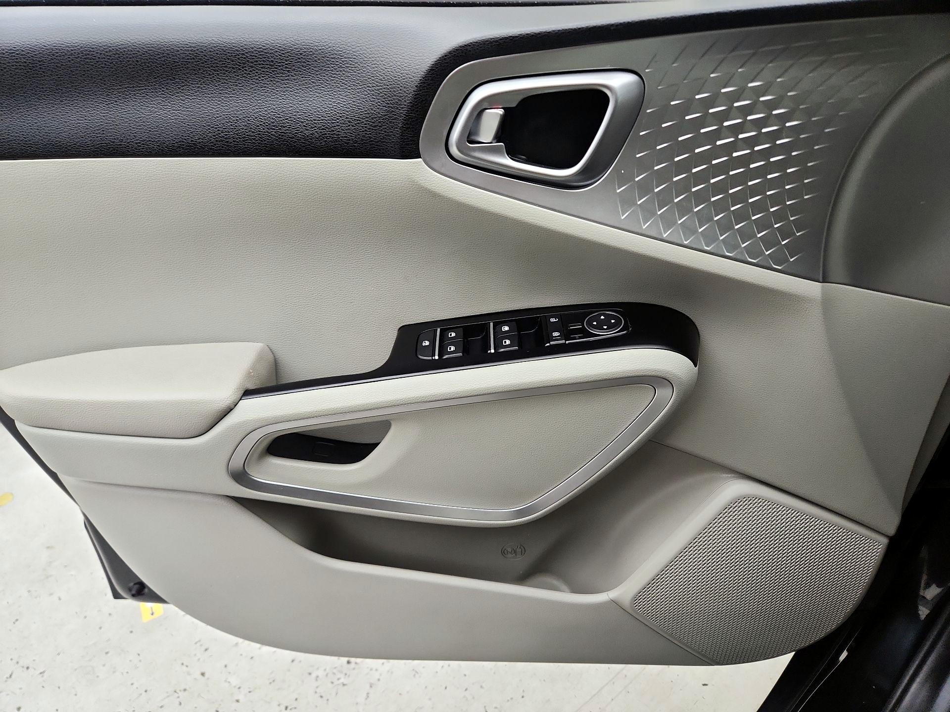 Thumbnail: 2023 Kia Soul - 12