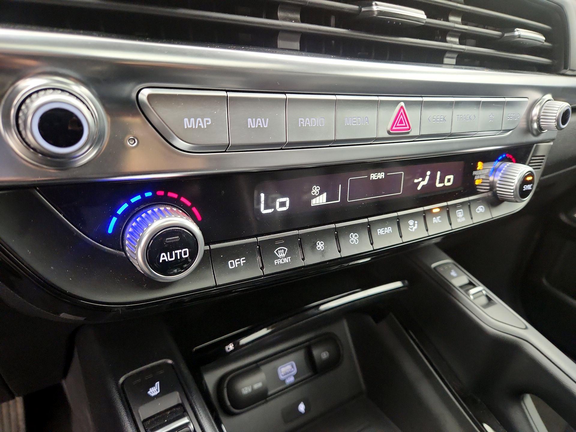 Thumbnail: 2022 Kia Telluride - 17