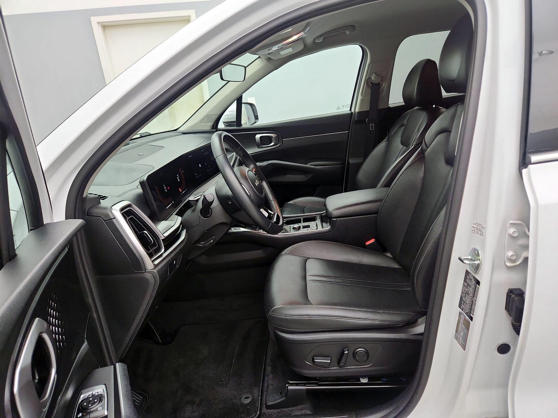 Thumbnail: 2024 Kia Sorento - 11