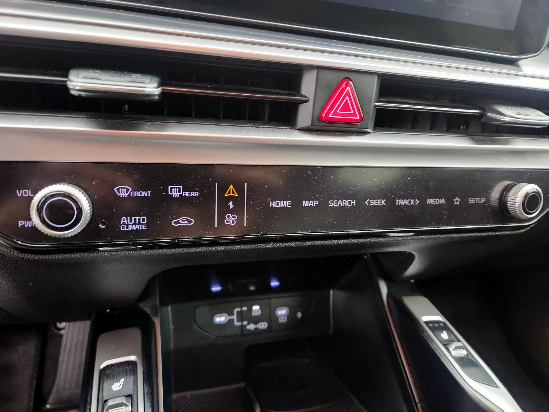 Thumbnail: 2024 Kia Sorento - 17