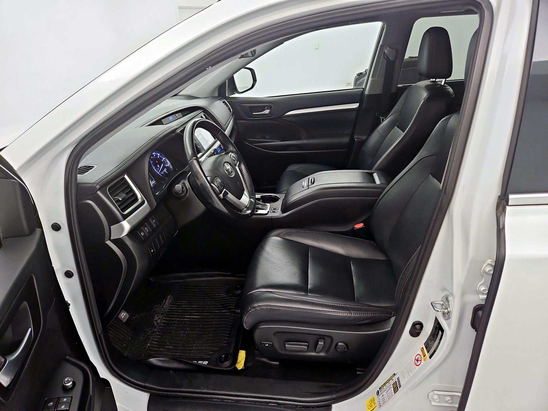 Thumbnail: 2019 Toyota Highlander - 11