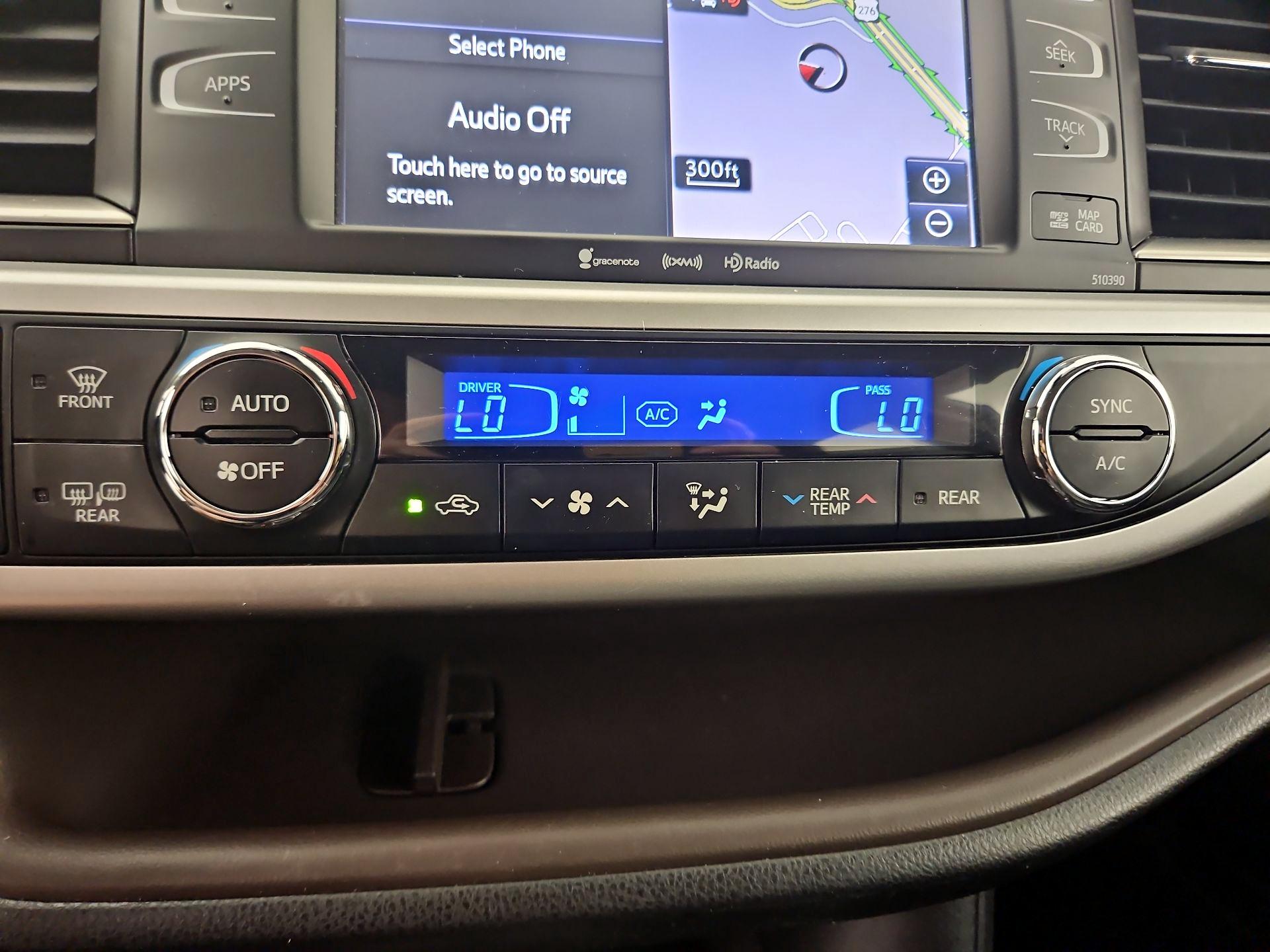 Thumbnail: 2019 Toyota Highlander - 17