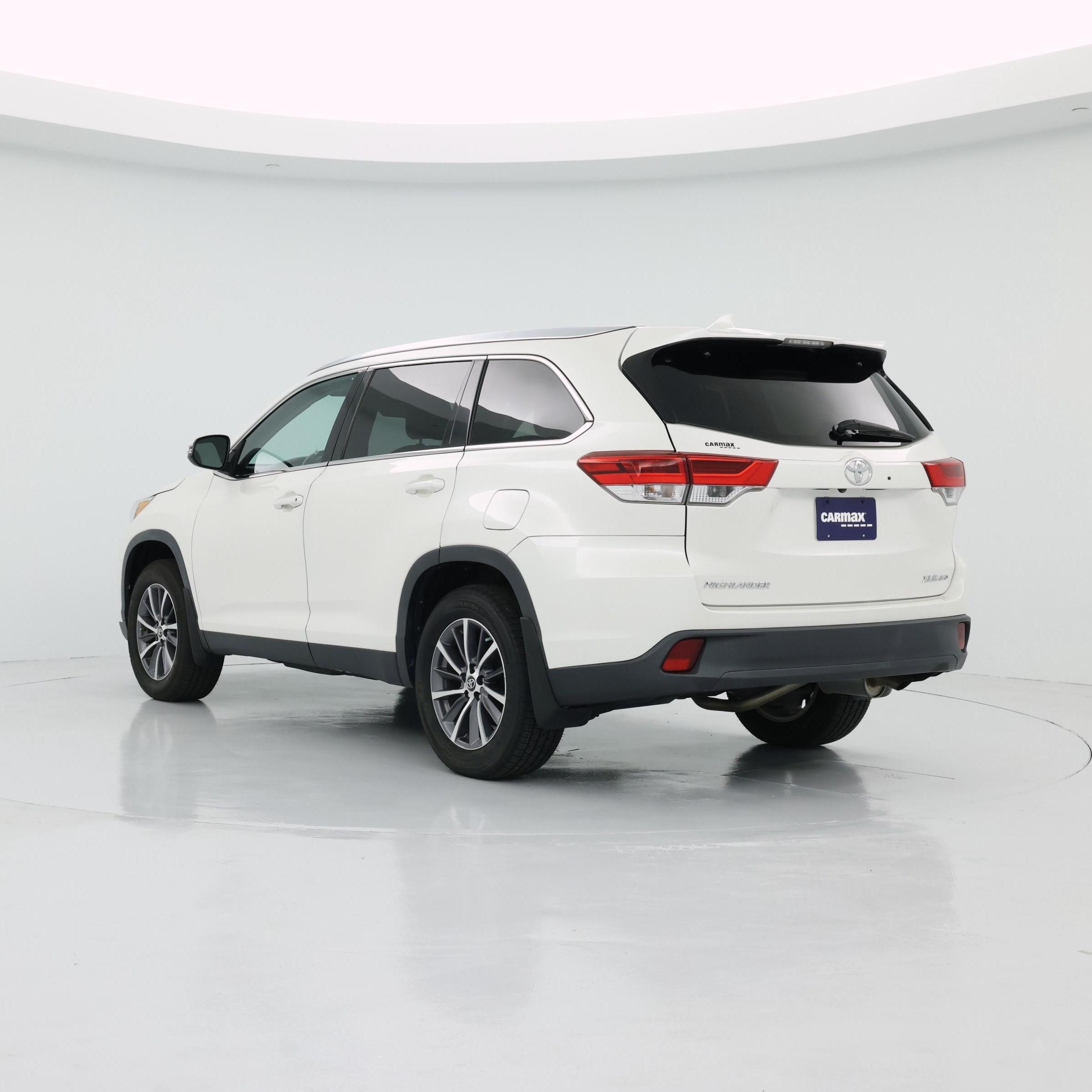 Thumbnail: 2019 Toyota Highlander - 2