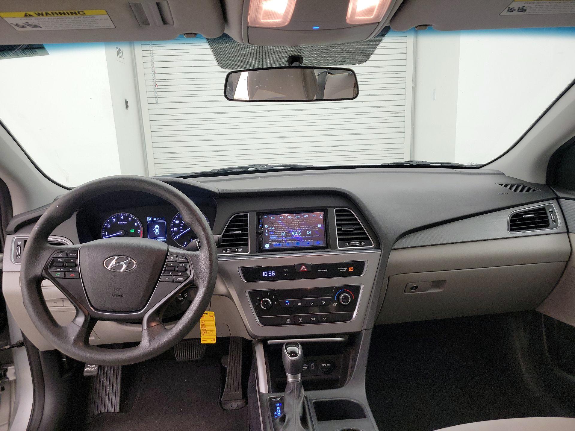 Thumbnail: 2017 Hyundai Sonata - 9