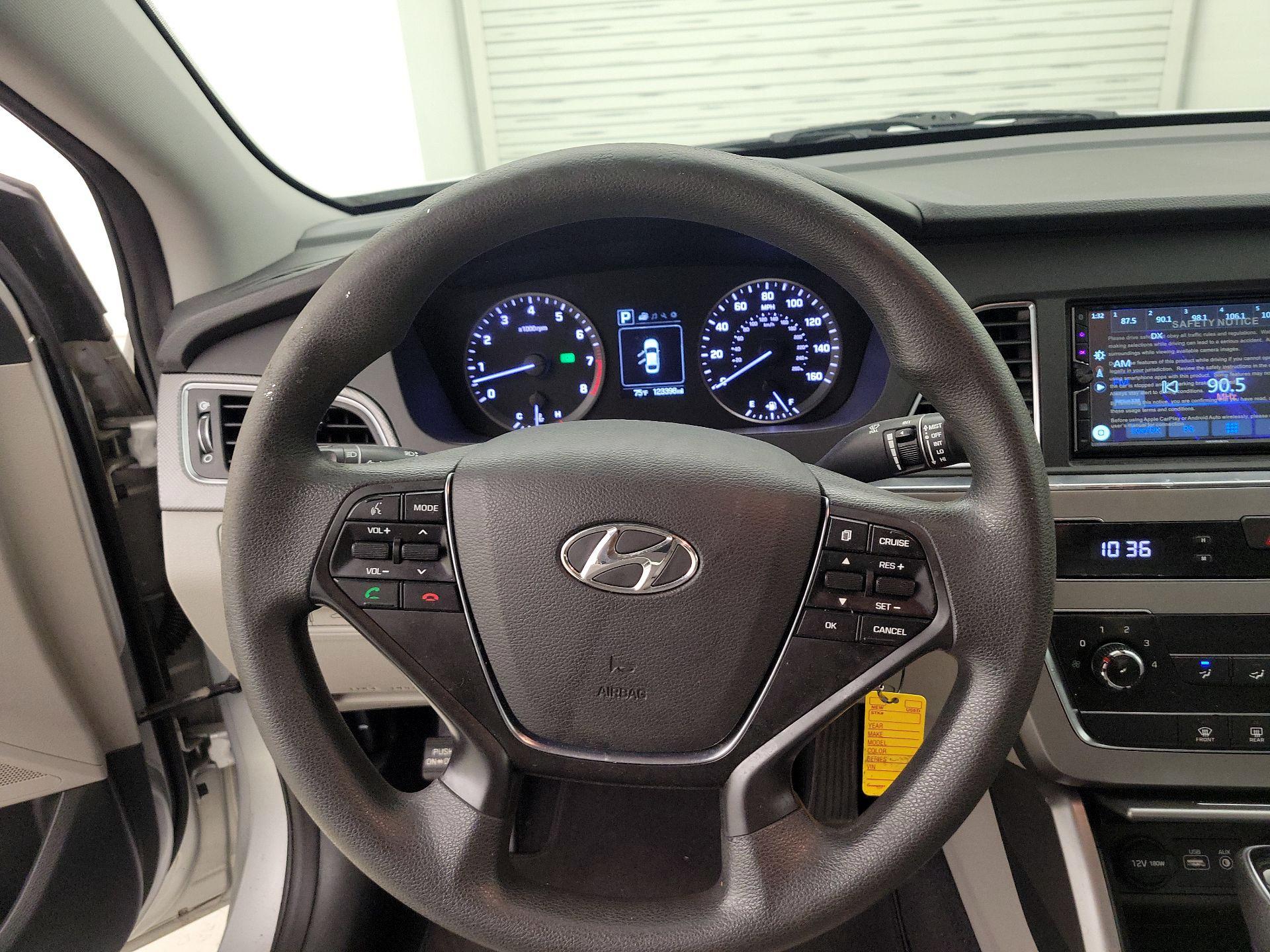 Thumbnail: 2017 Hyundai Sonata - 10
