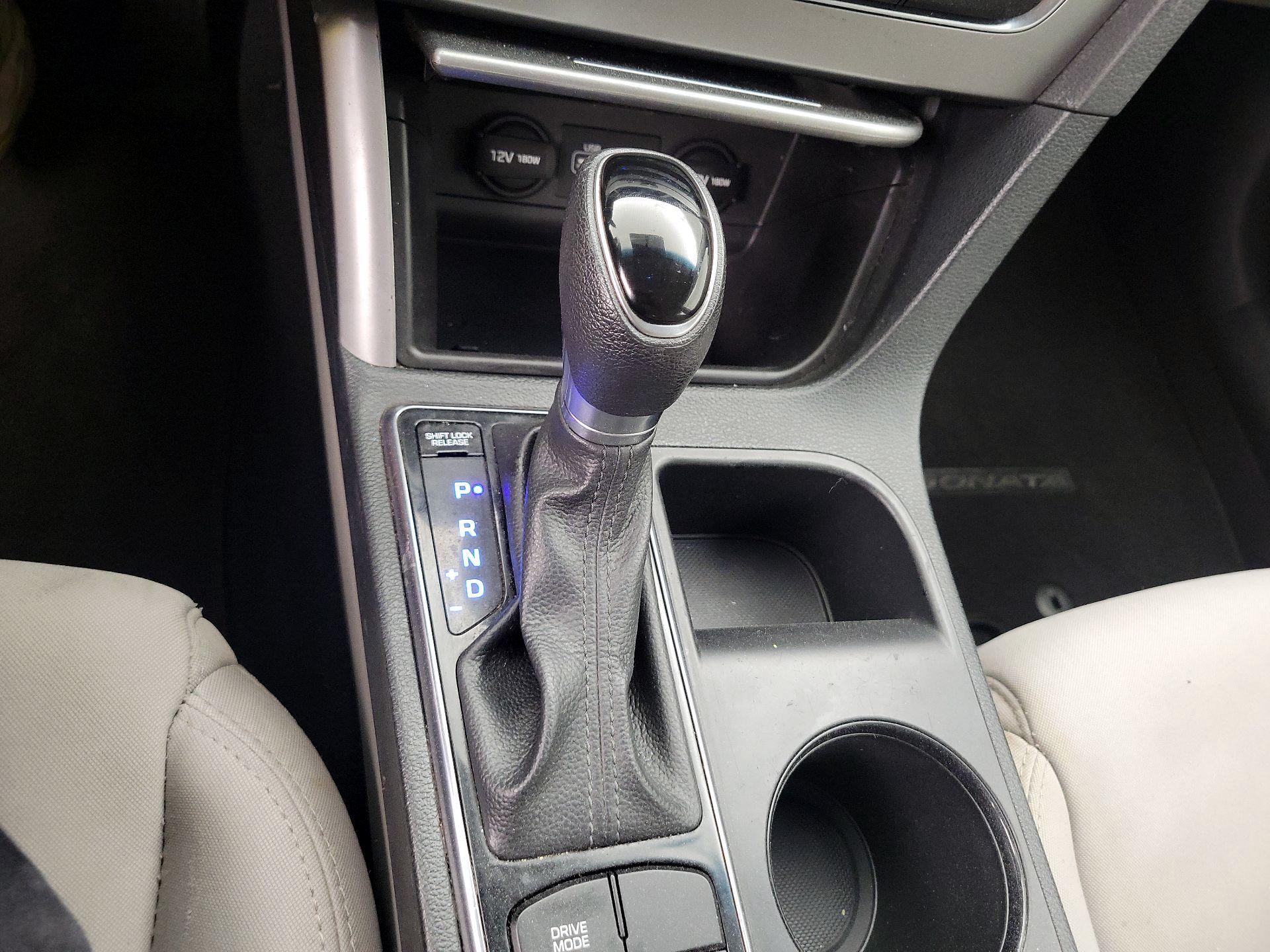 Thumbnail: 2017 Hyundai Sonata - 17