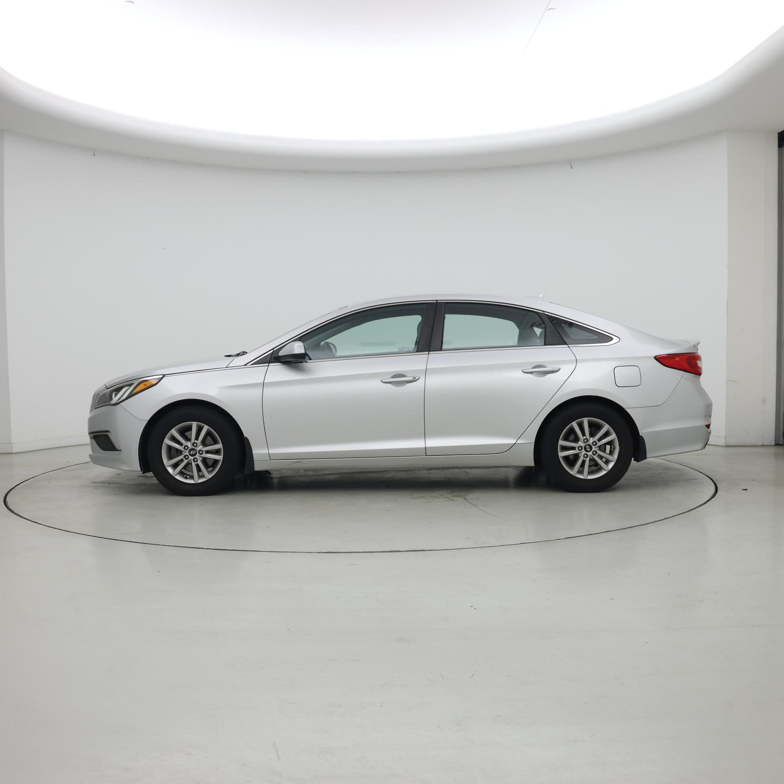 Thumbnail: 2017 Hyundai Sonata - 3