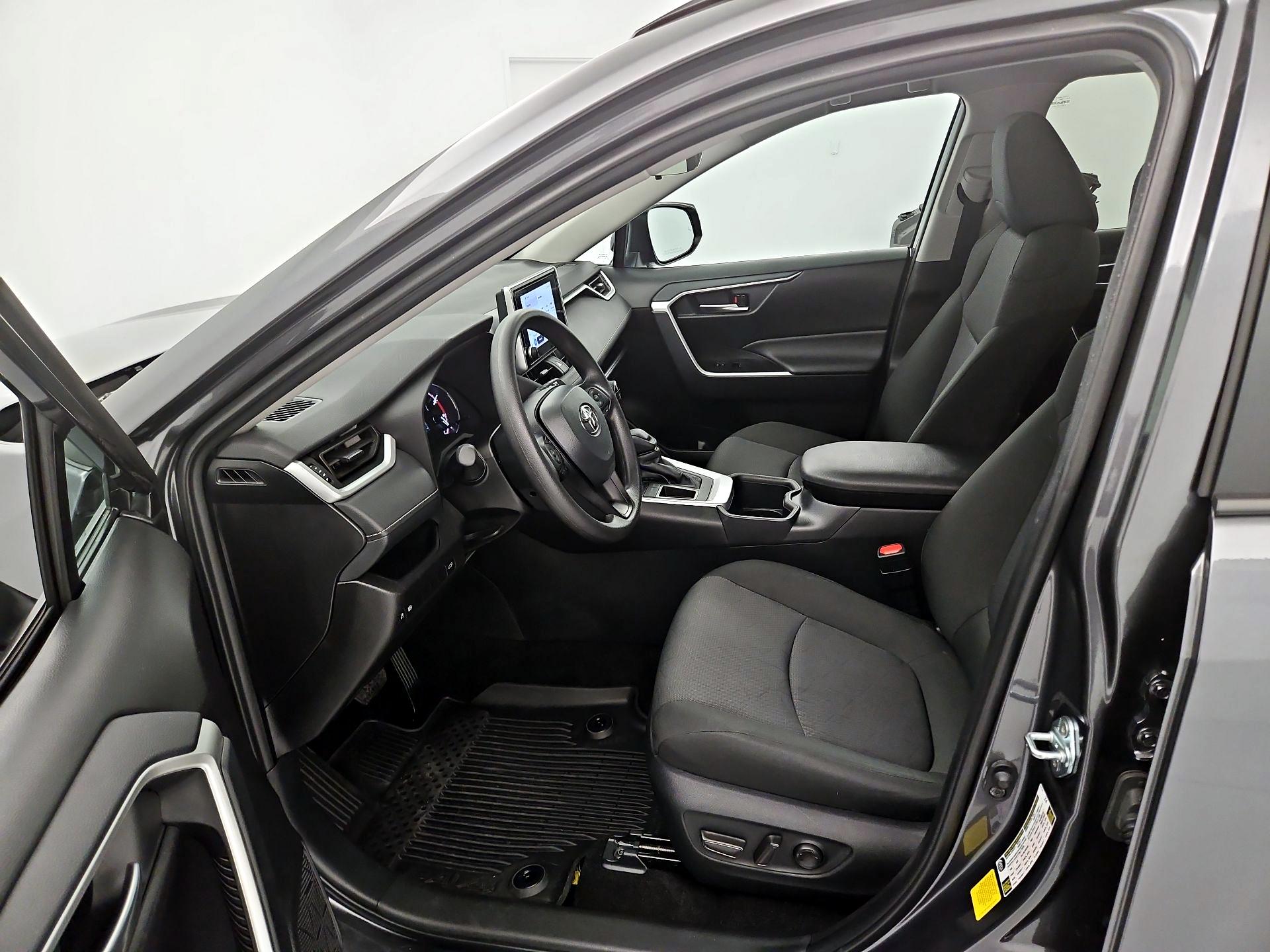 Thumbnail: 2025 Toyota RAV4 - 11