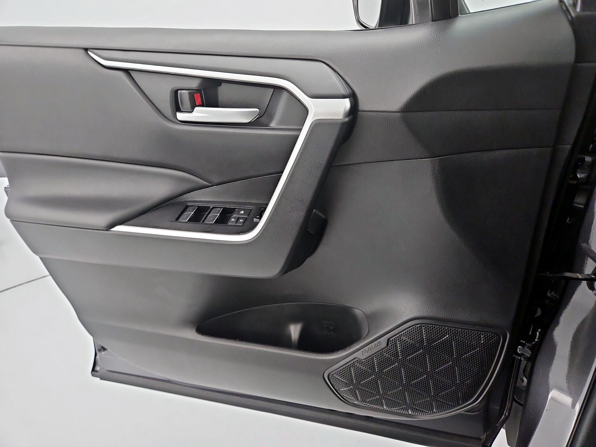 Thumbnail: 2025 Toyota RAV4 - 12