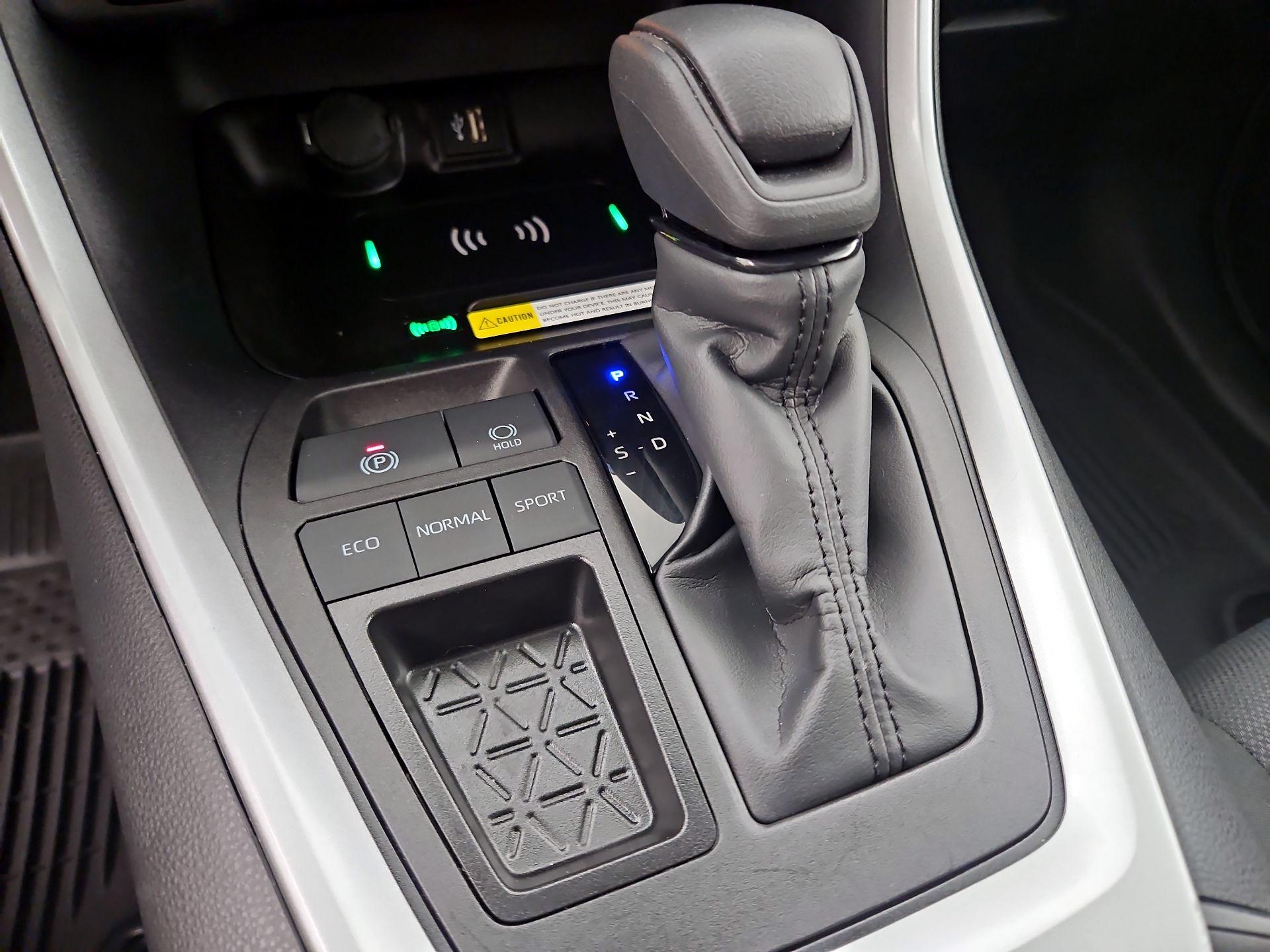 Thumbnail: 2025 Toyota RAV4 - 17