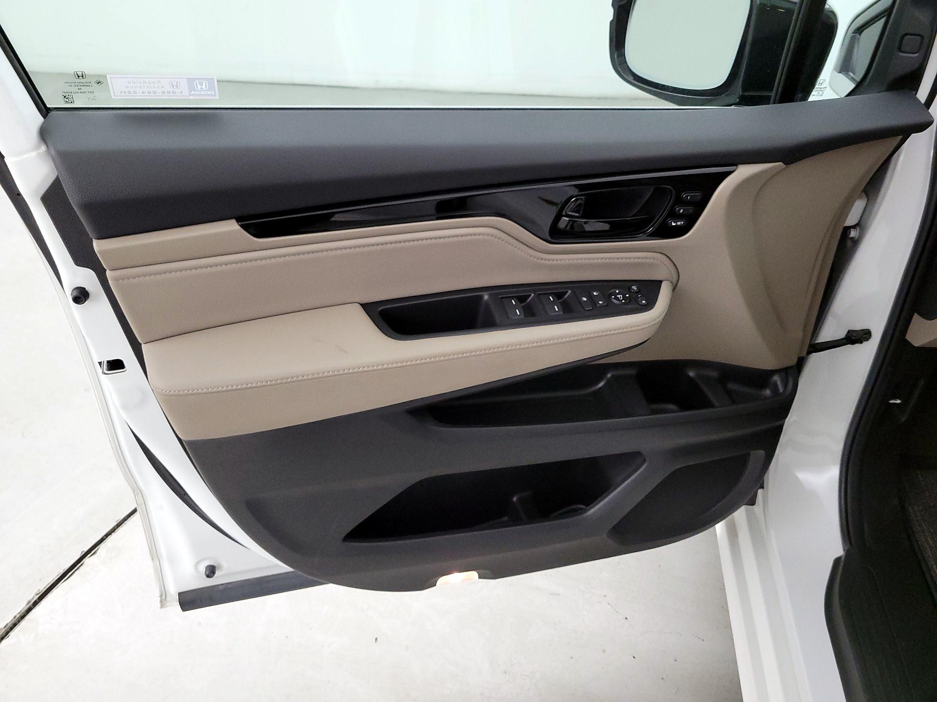 Thumbnail: 2023 Honda Odyssey - 12