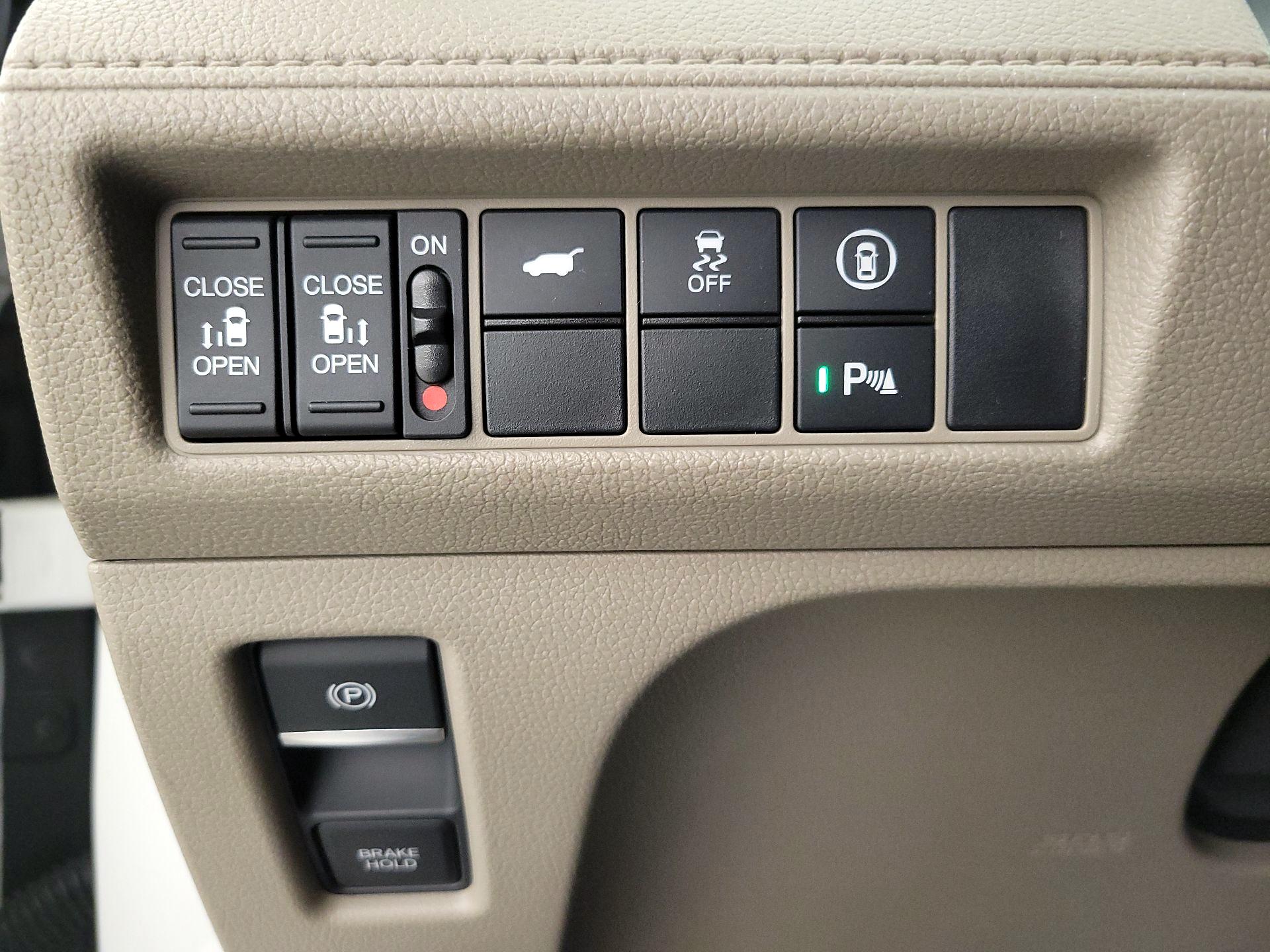 Thumbnail: 2023 Honda Odyssey - 13