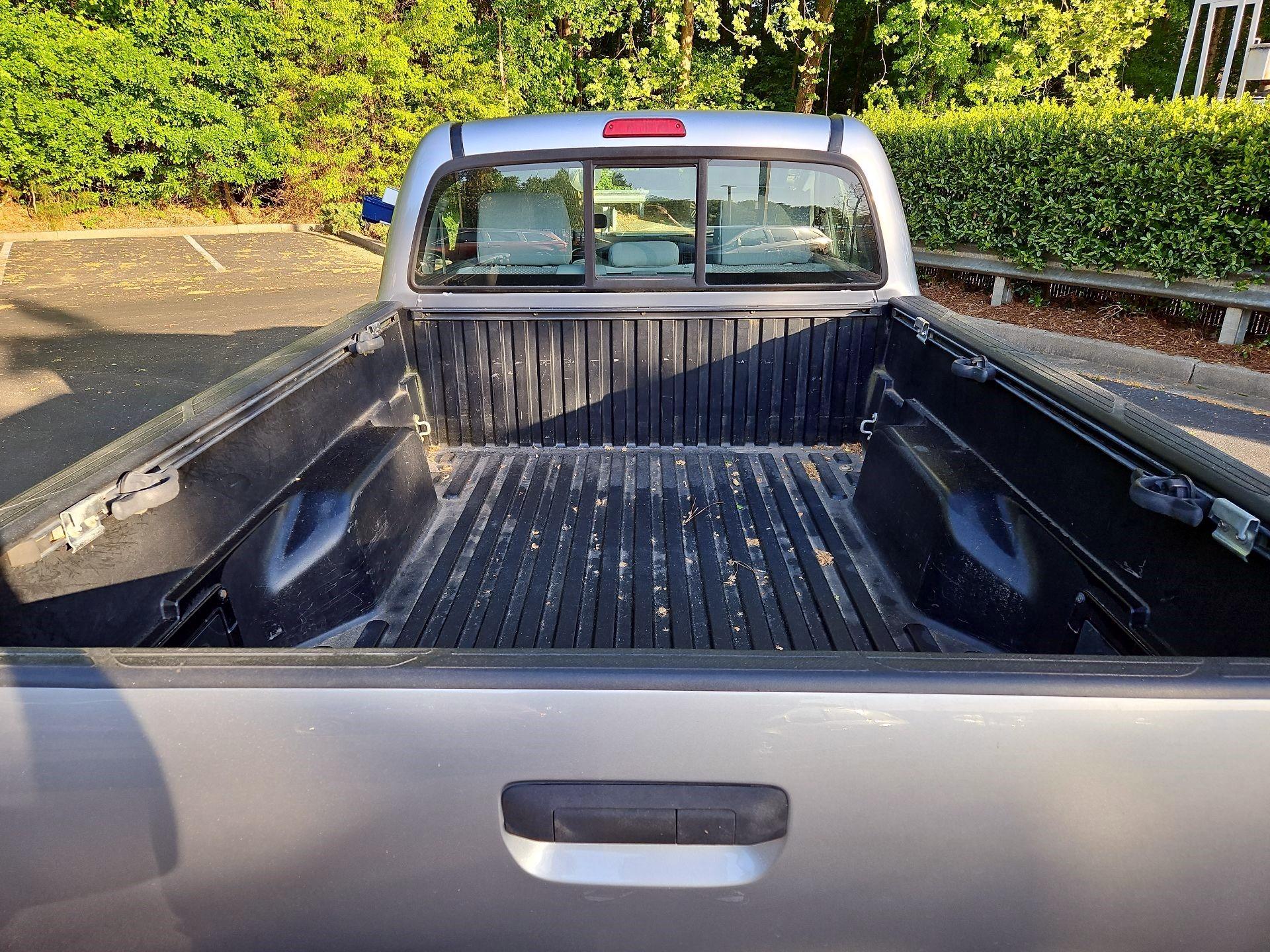 Thumbnail: 2014 Toyota Tacoma - 16