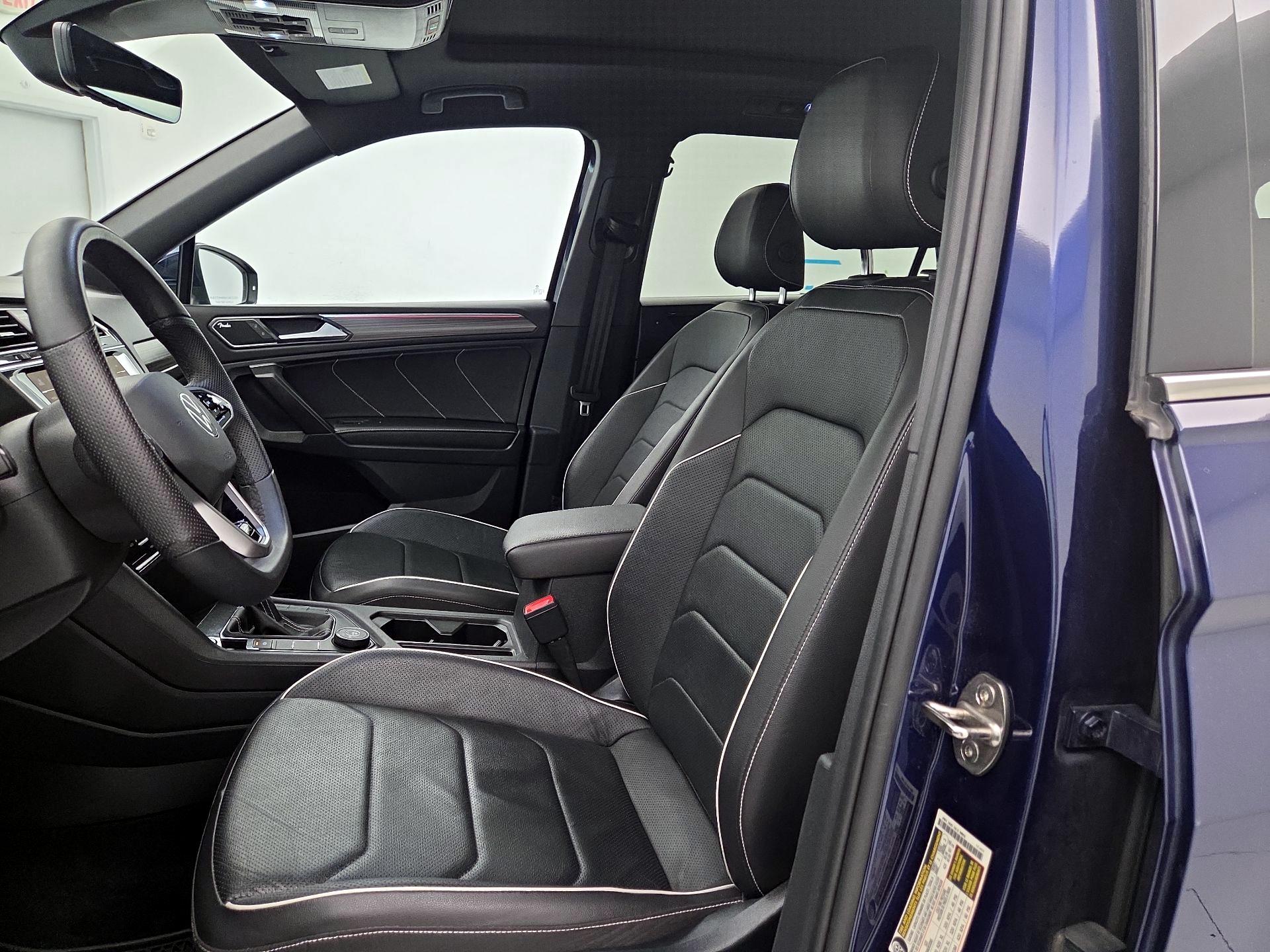 Thumbnail: 2022 Volkswagen Tiguan - 11