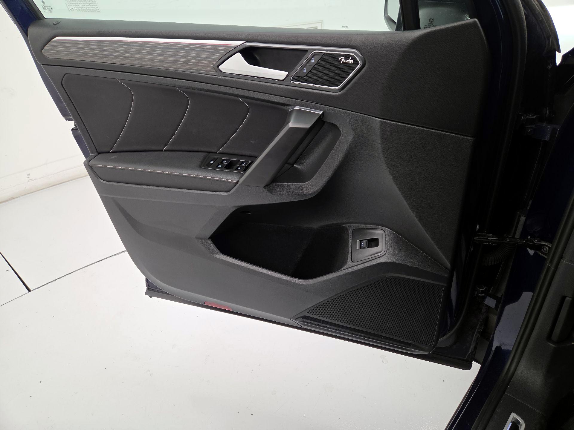 Thumbnail: 2022 Volkswagen Tiguan - 12