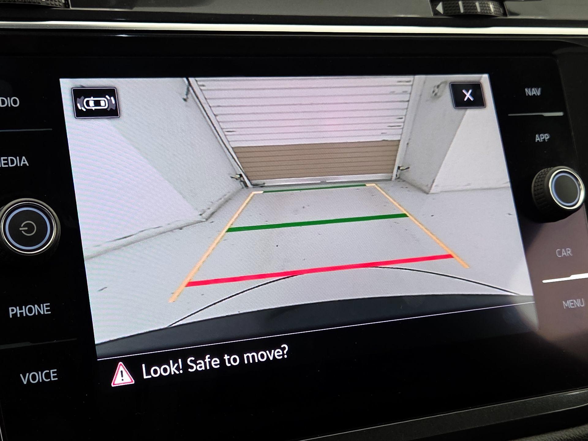 Thumbnail: 2022 Volkswagen Tiguan - 14