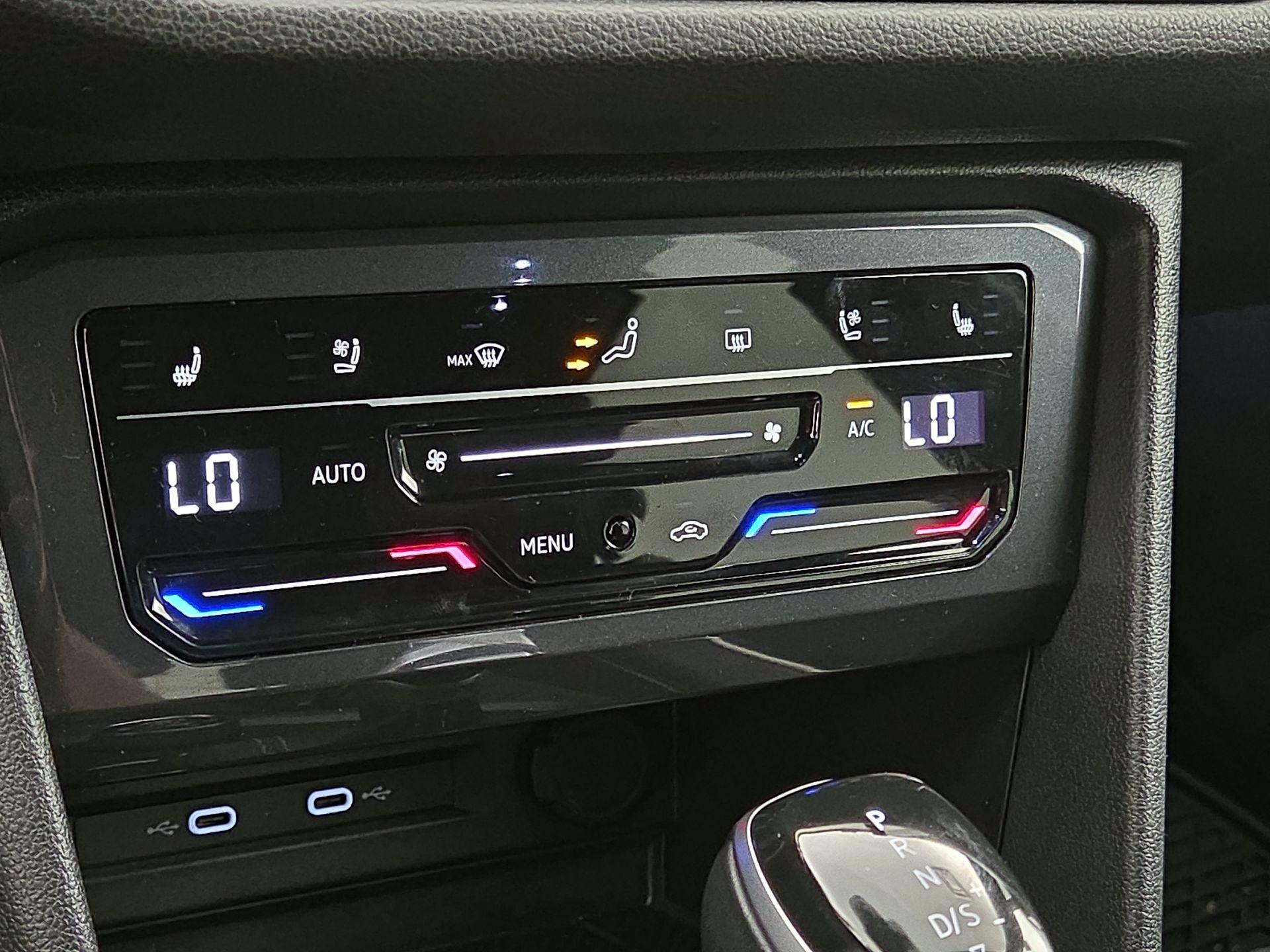 Thumbnail: 2022 Volkswagen Tiguan - 16