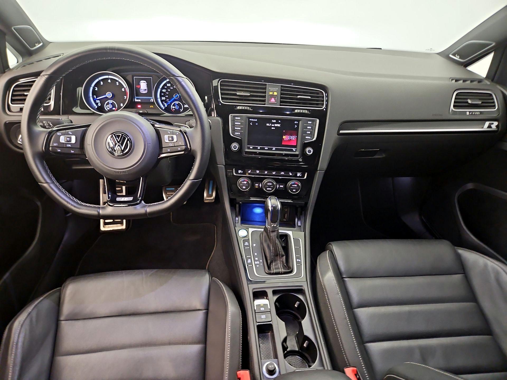 Thumbnail: 2017 Volkswagen Golf - 9