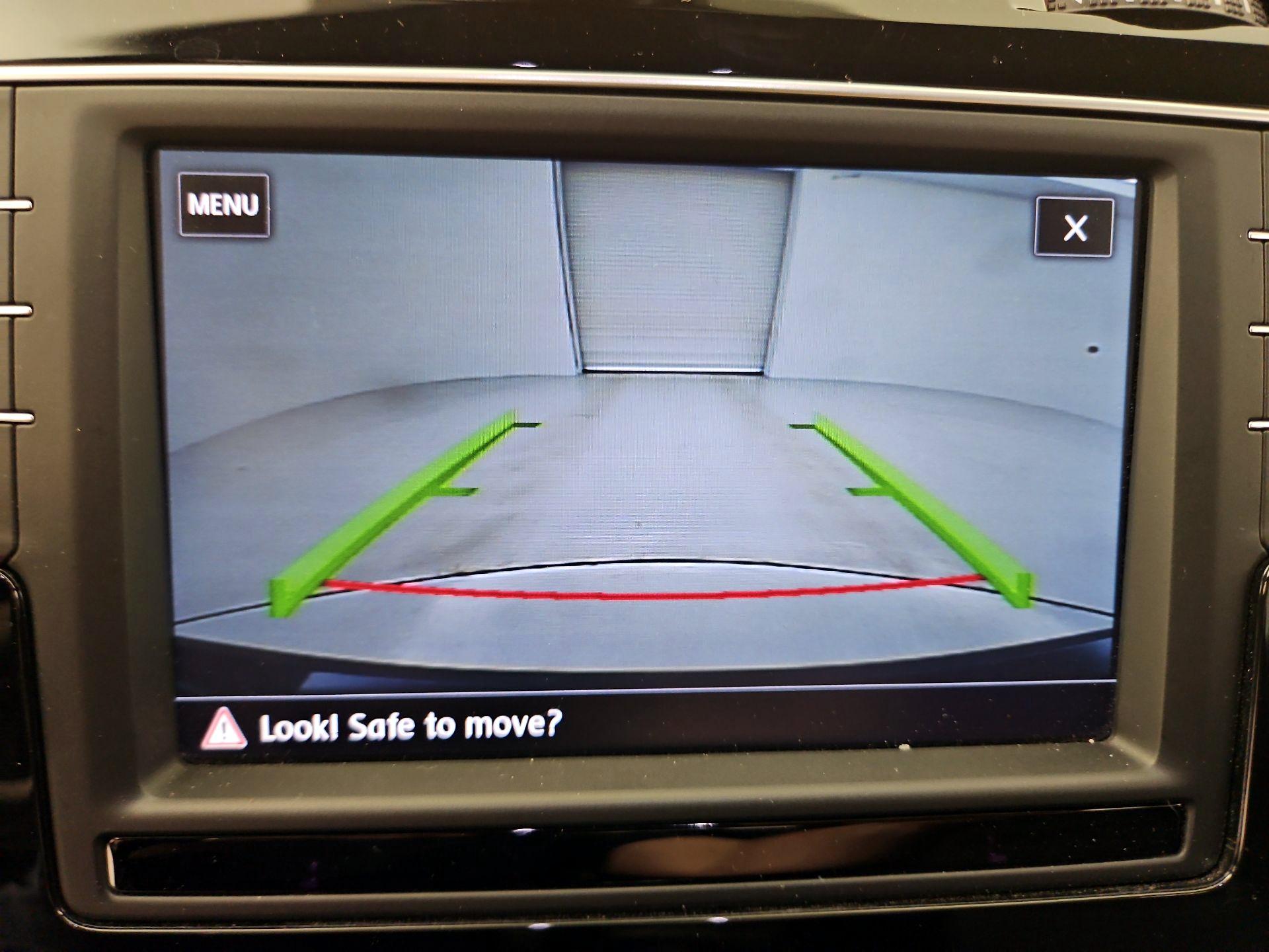 Thumbnail: 2017 Volkswagen Golf - 15