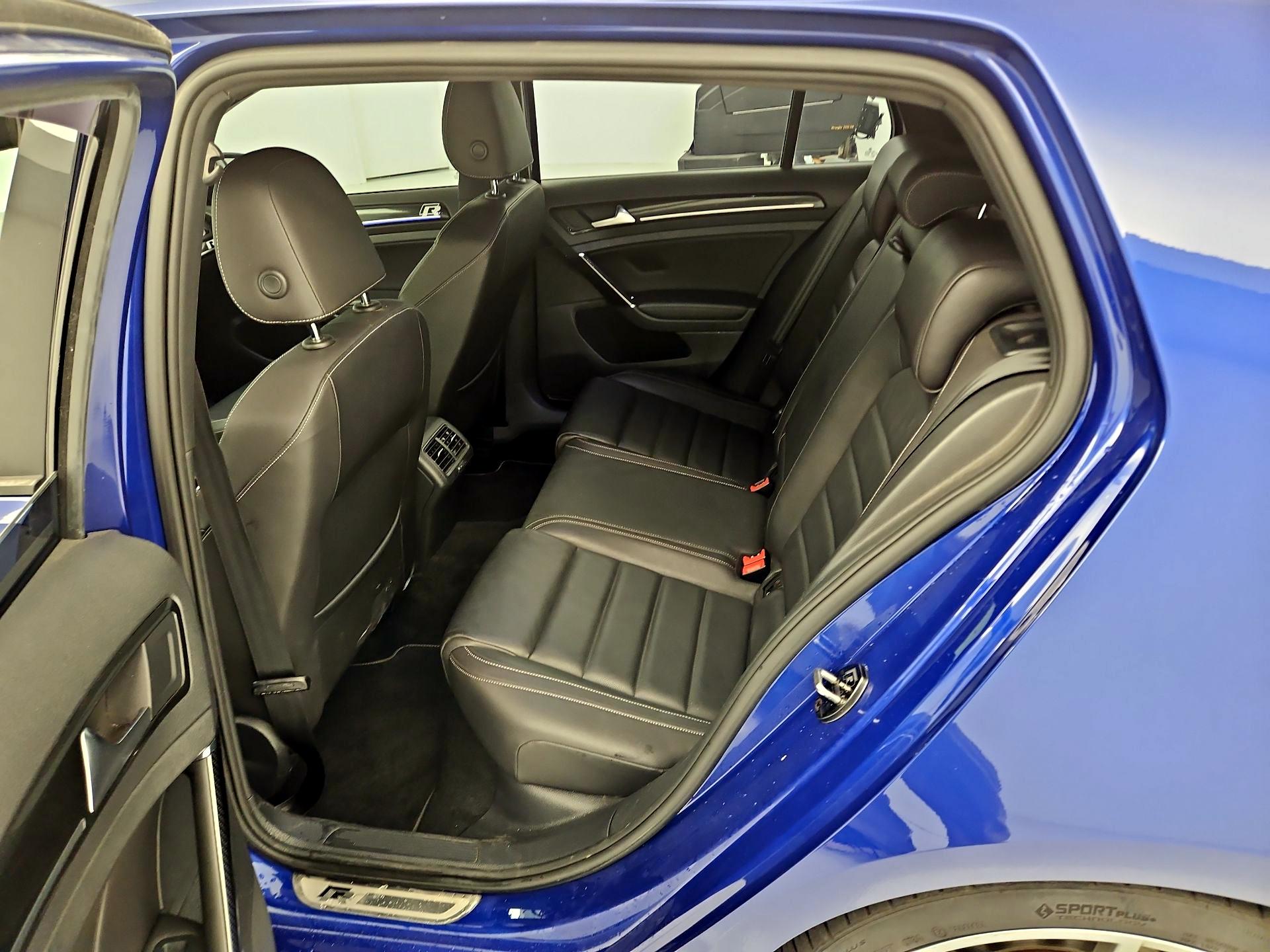 Thumbnail: 2017 Volkswagen Golf - 20