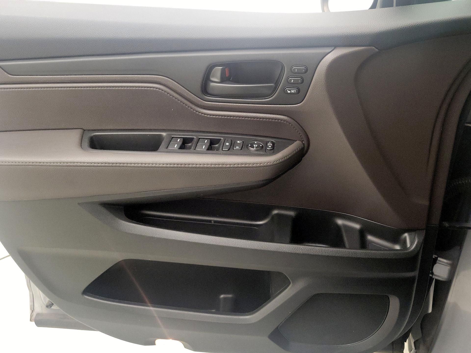 Thumbnail: 2019 Honda Odyssey - 12