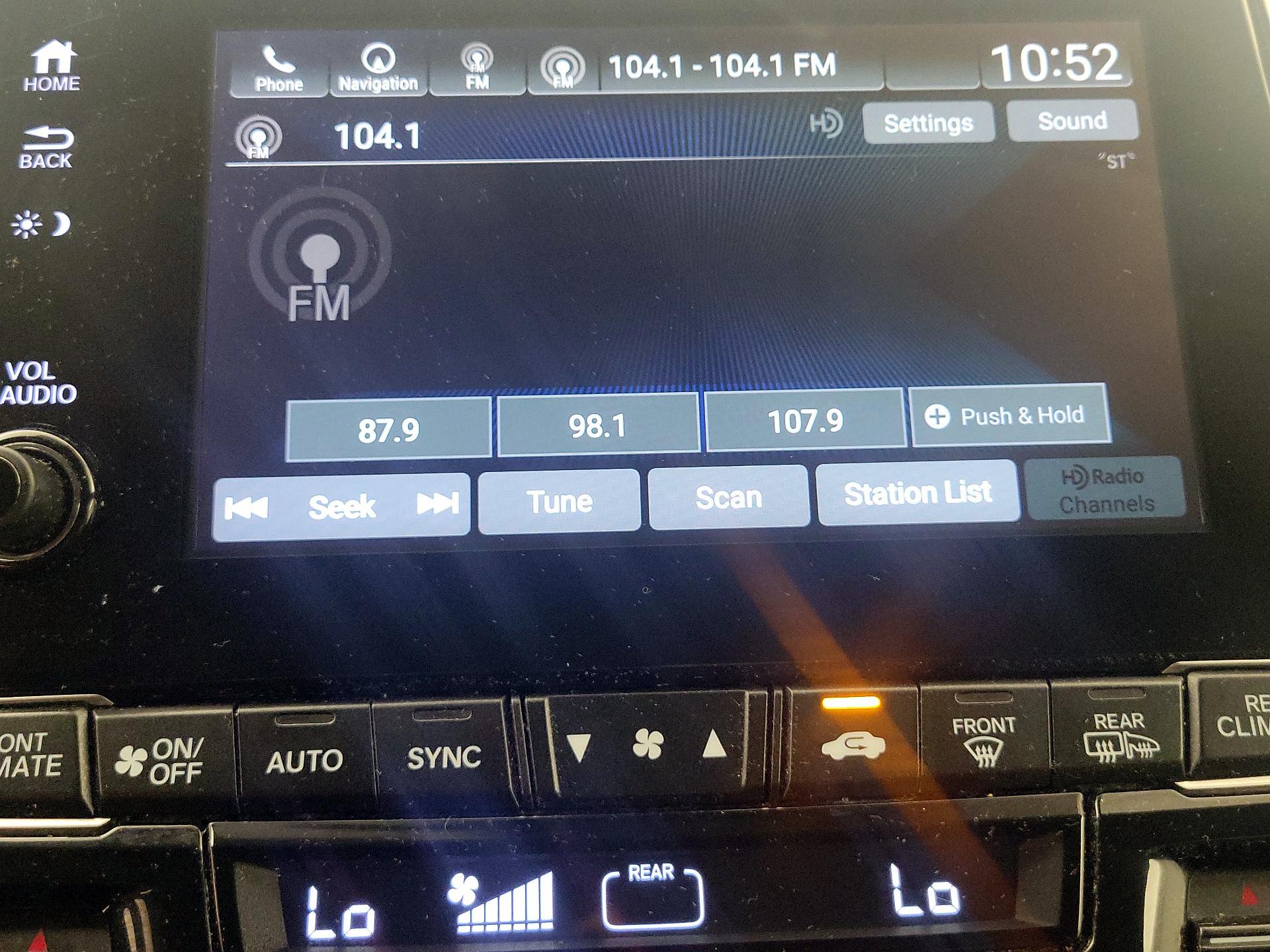 Thumbnail: 2019 Honda Odyssey - 16