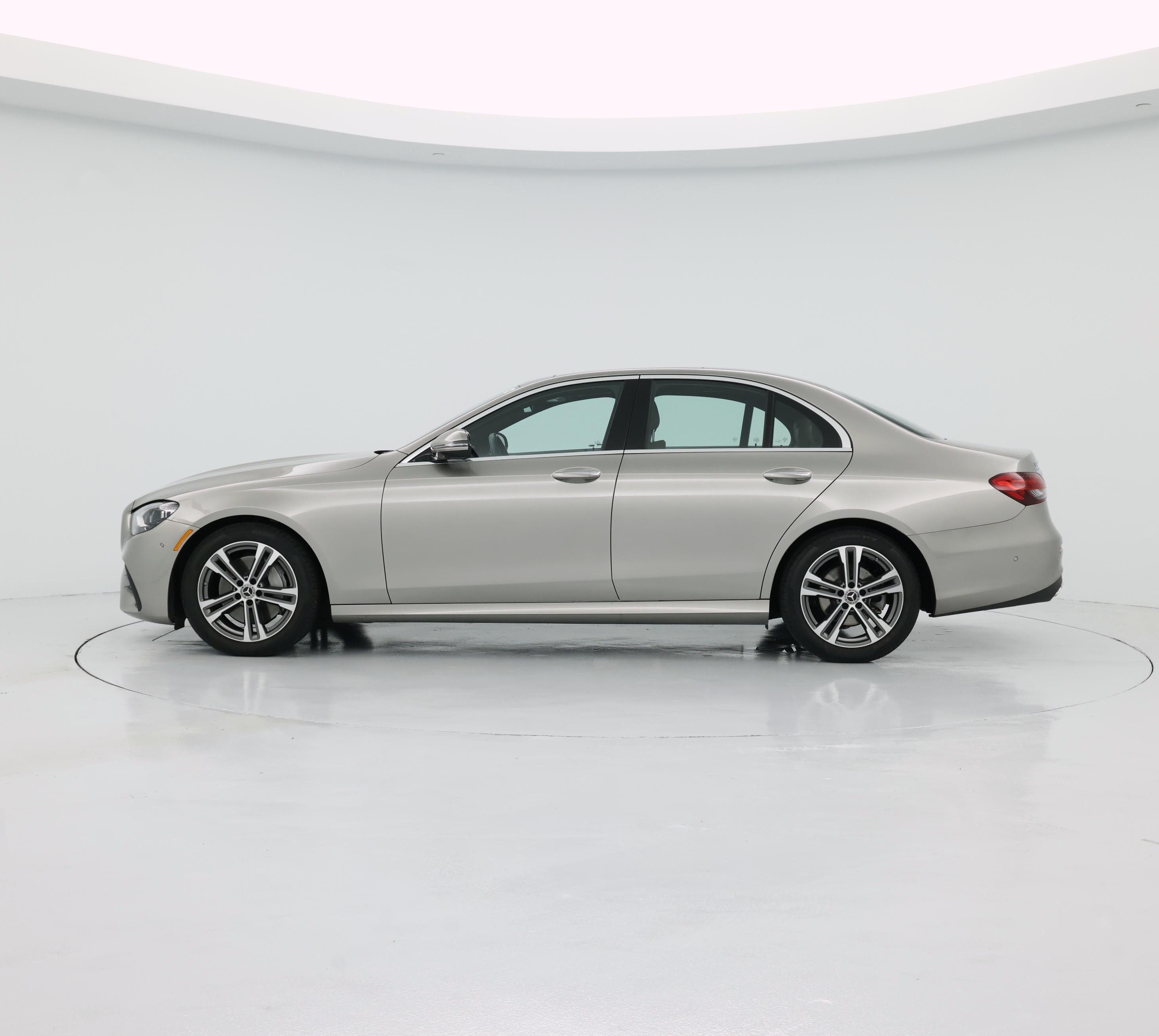 Thumbnail: 2023 Mercedes-Benz E-Class - 3