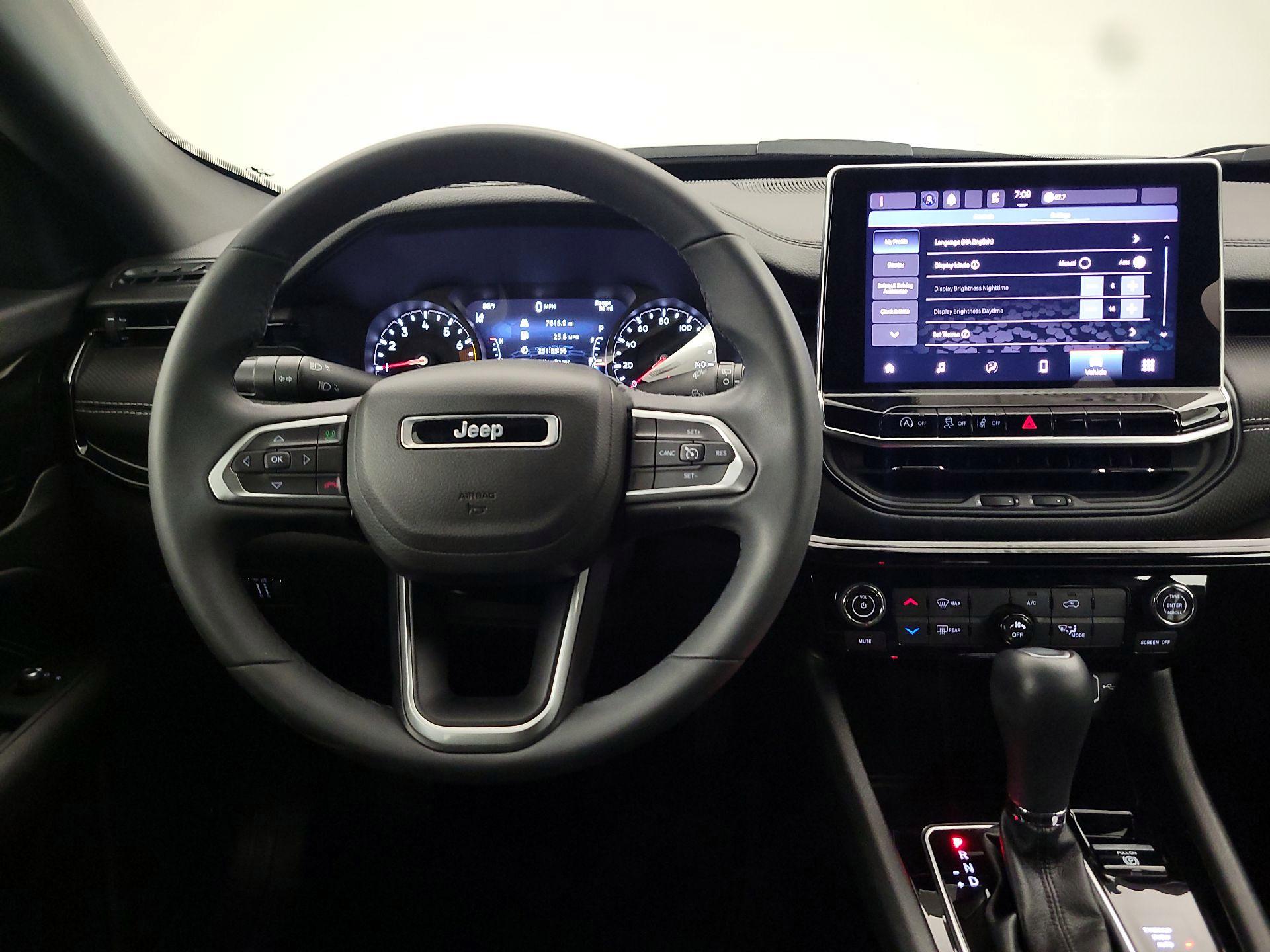 Thumbnail: 2023 Jeep Compass - 10