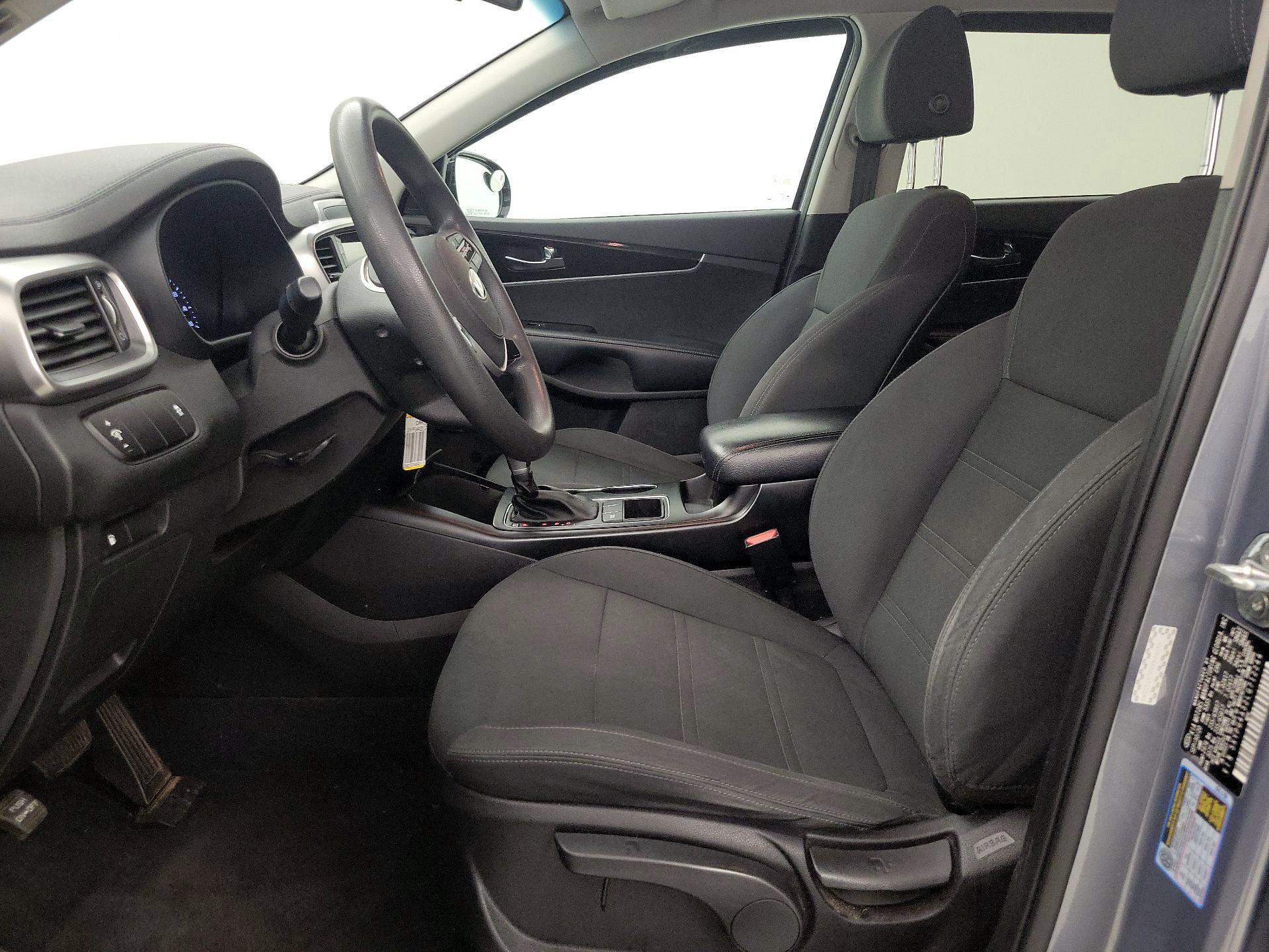 Thumbnail: 2020 Kia Sorento - 11