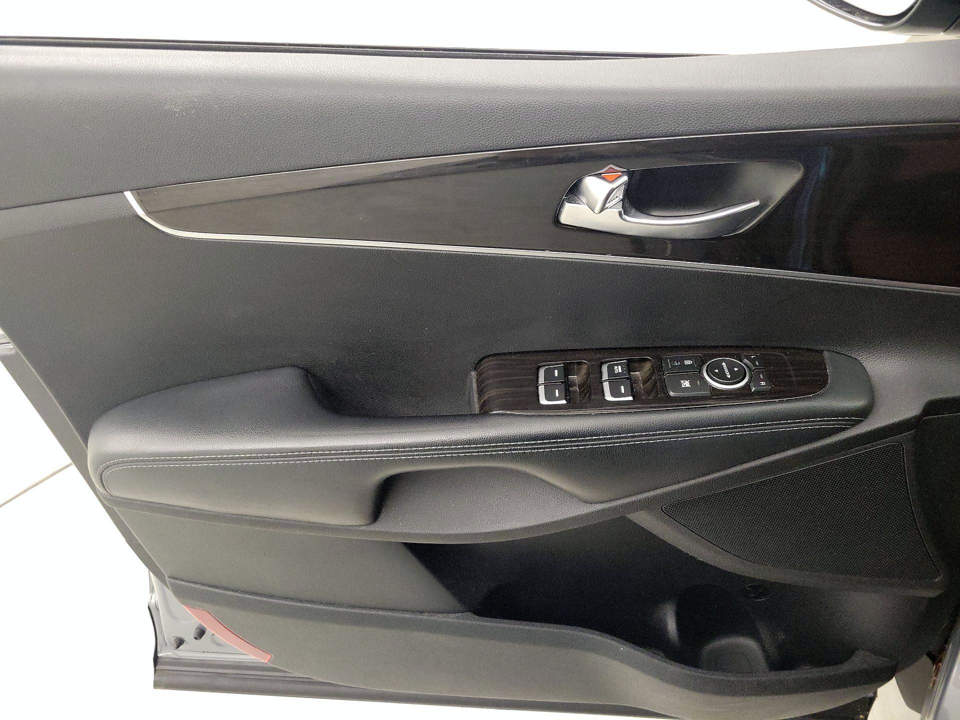 Thumbnail: 2020 Kia Sorento - 12