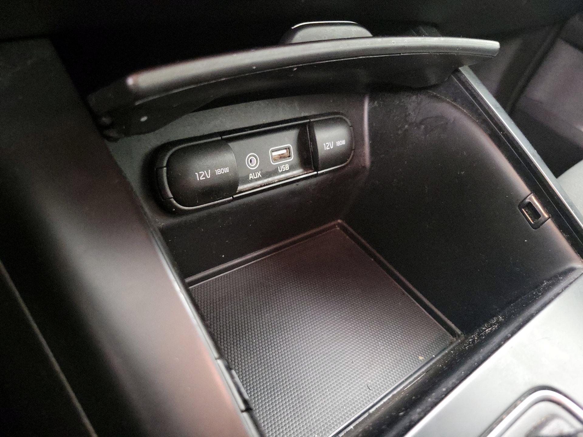 Thumbnail: 2020 Kia Sorento - 18