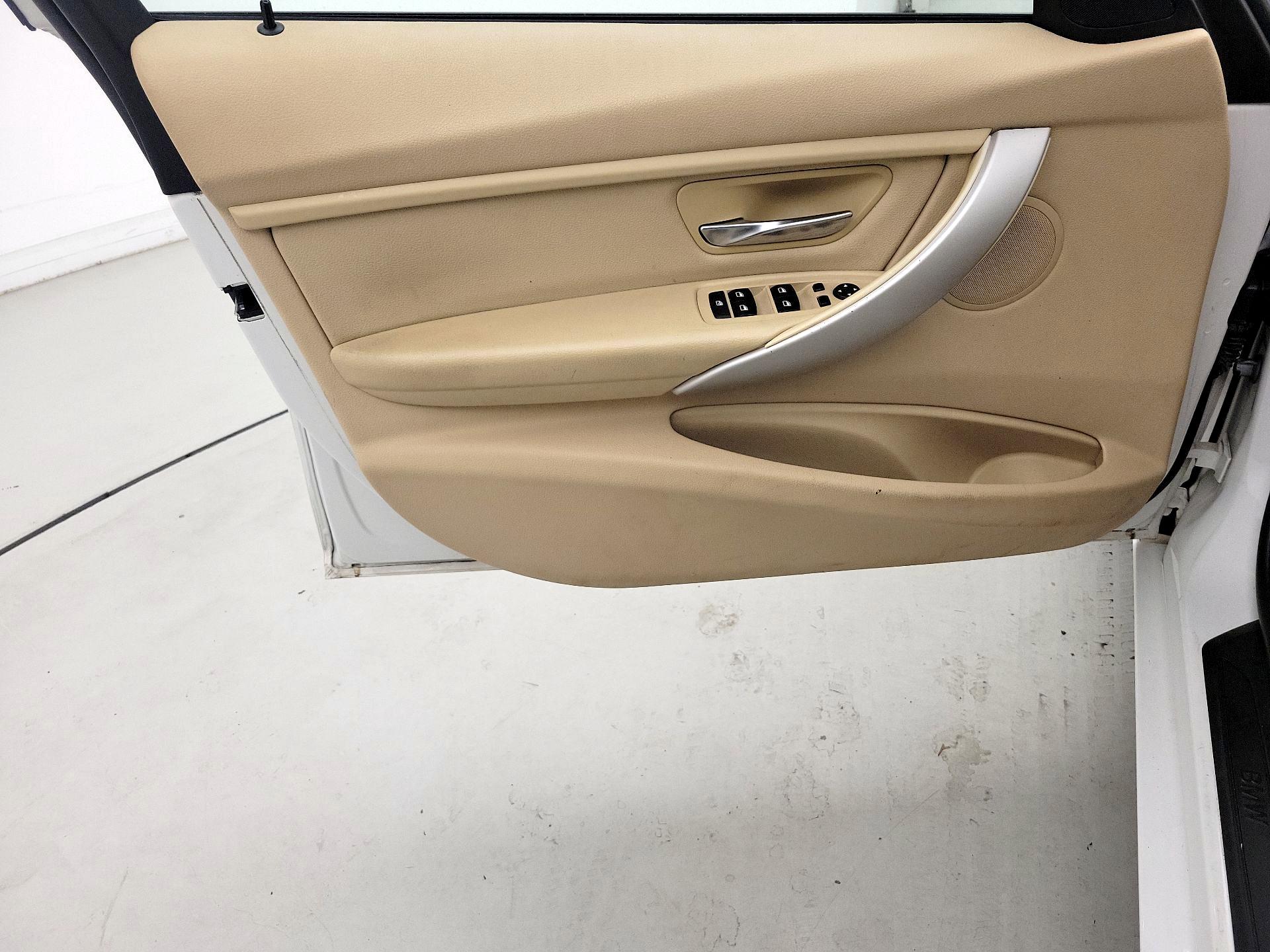 Thumbnail: 2014 BMW 3 Series - 12