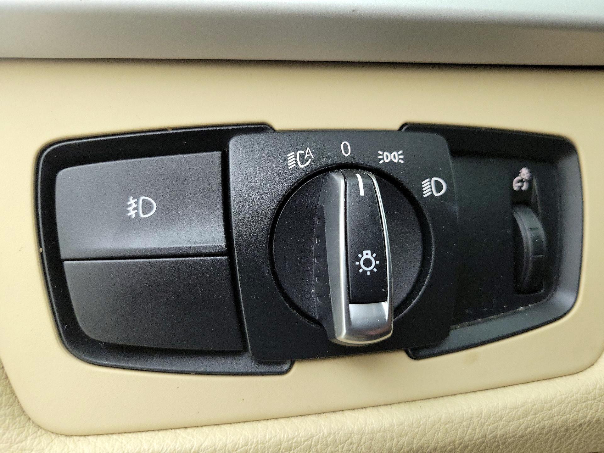 Thumbnail: 2014 BMW 3 Series - 13