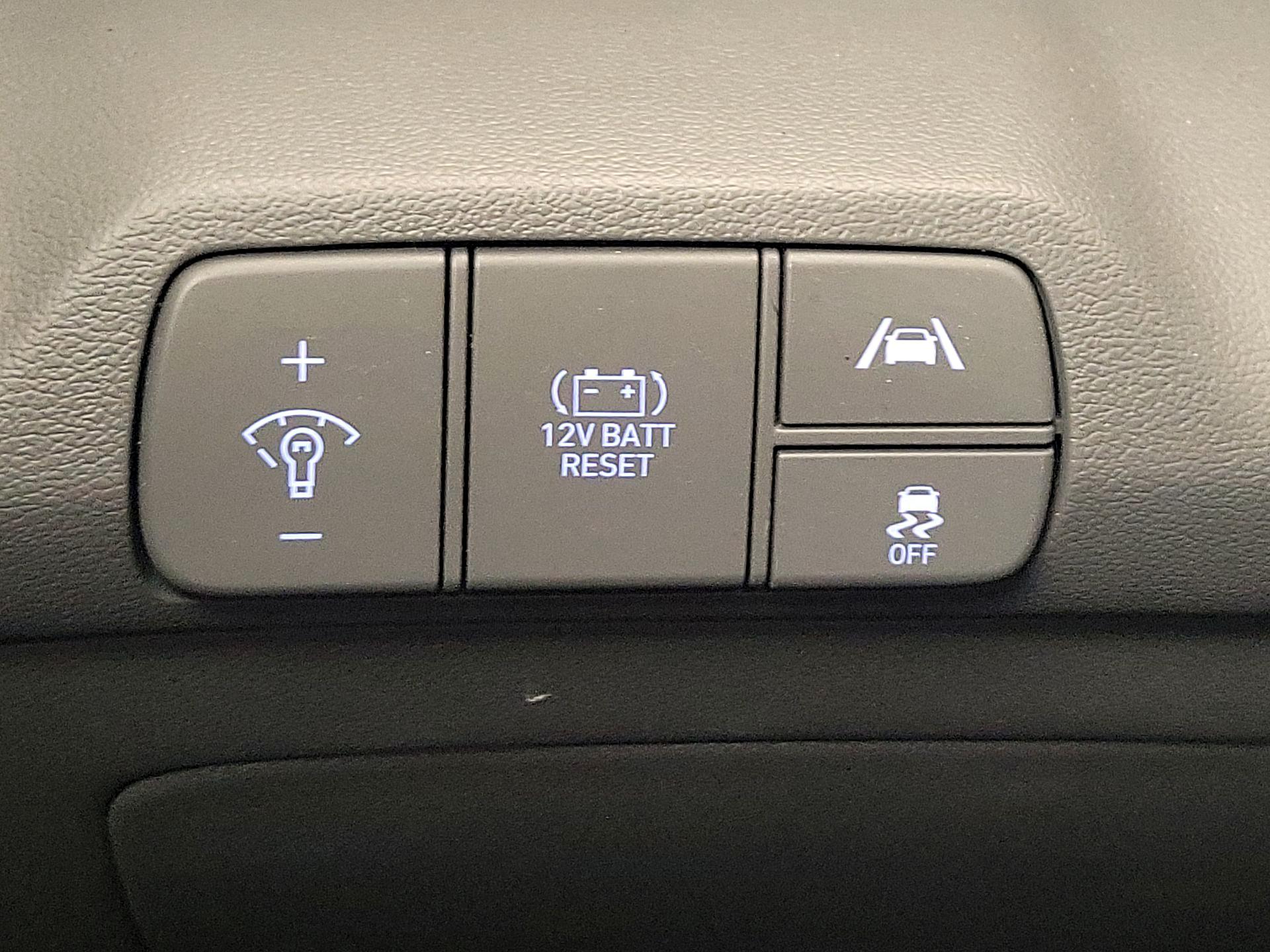 Thumbnail: 2023 Hyundai Elantra - 13