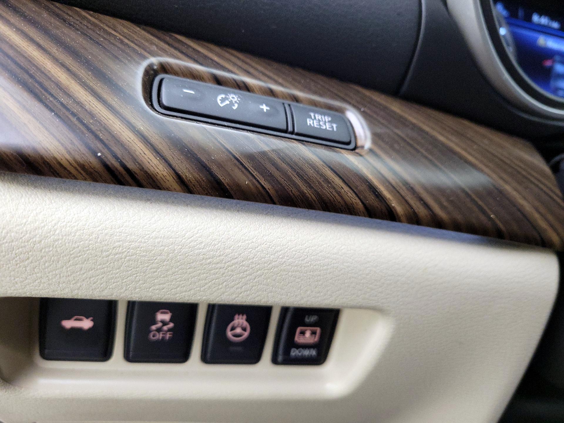 Thumbnail: 2016 Nissan Maxima - 13