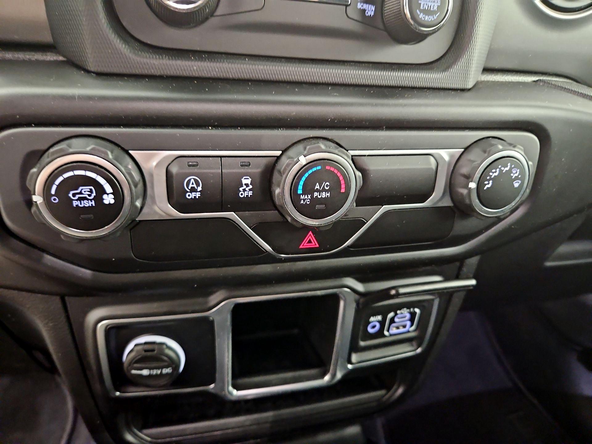 Thumbnail: 2021 Jeep Gladiator - 16