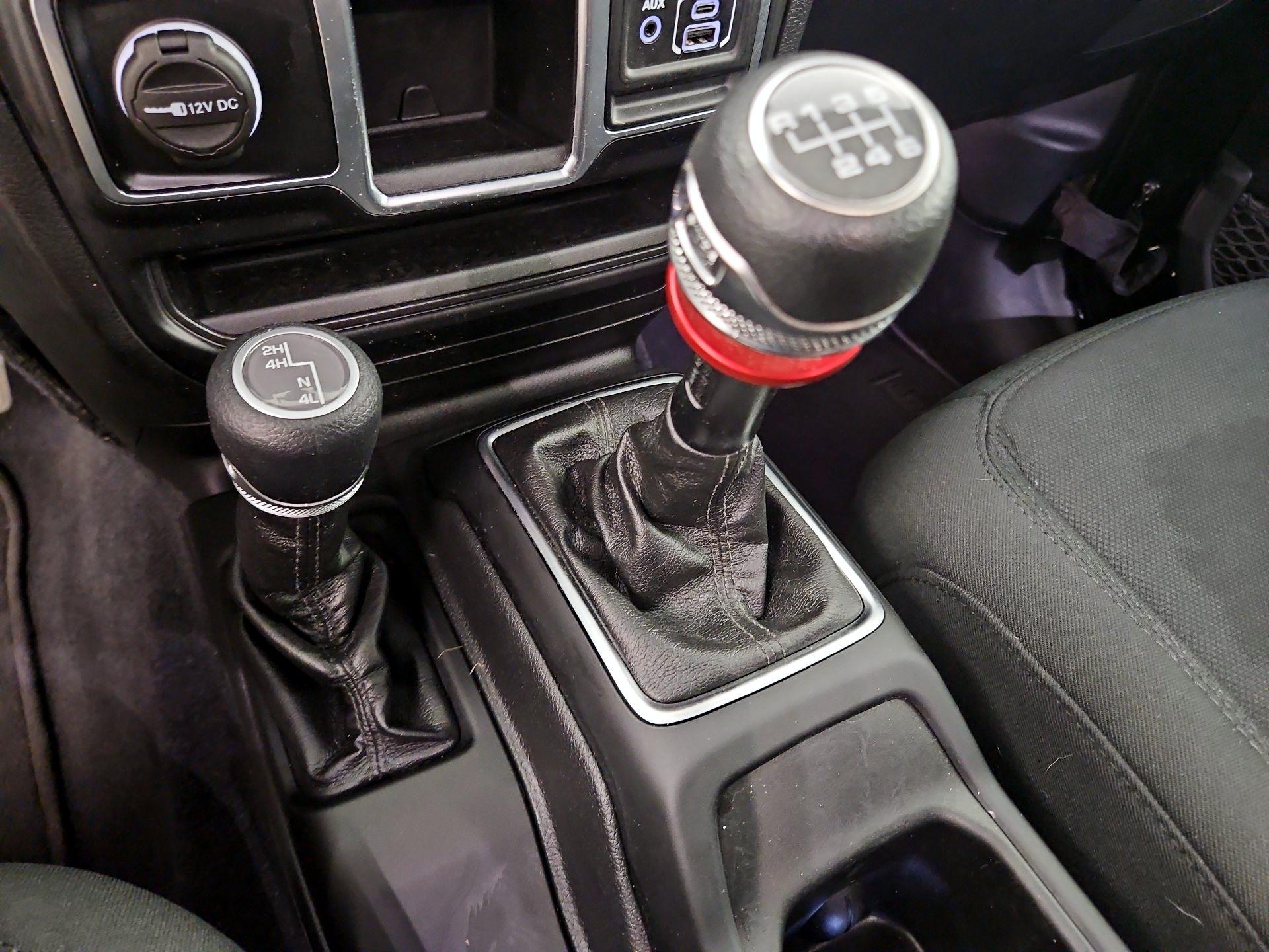 Thumbnail: 2021 Jeep Gladiator - 17