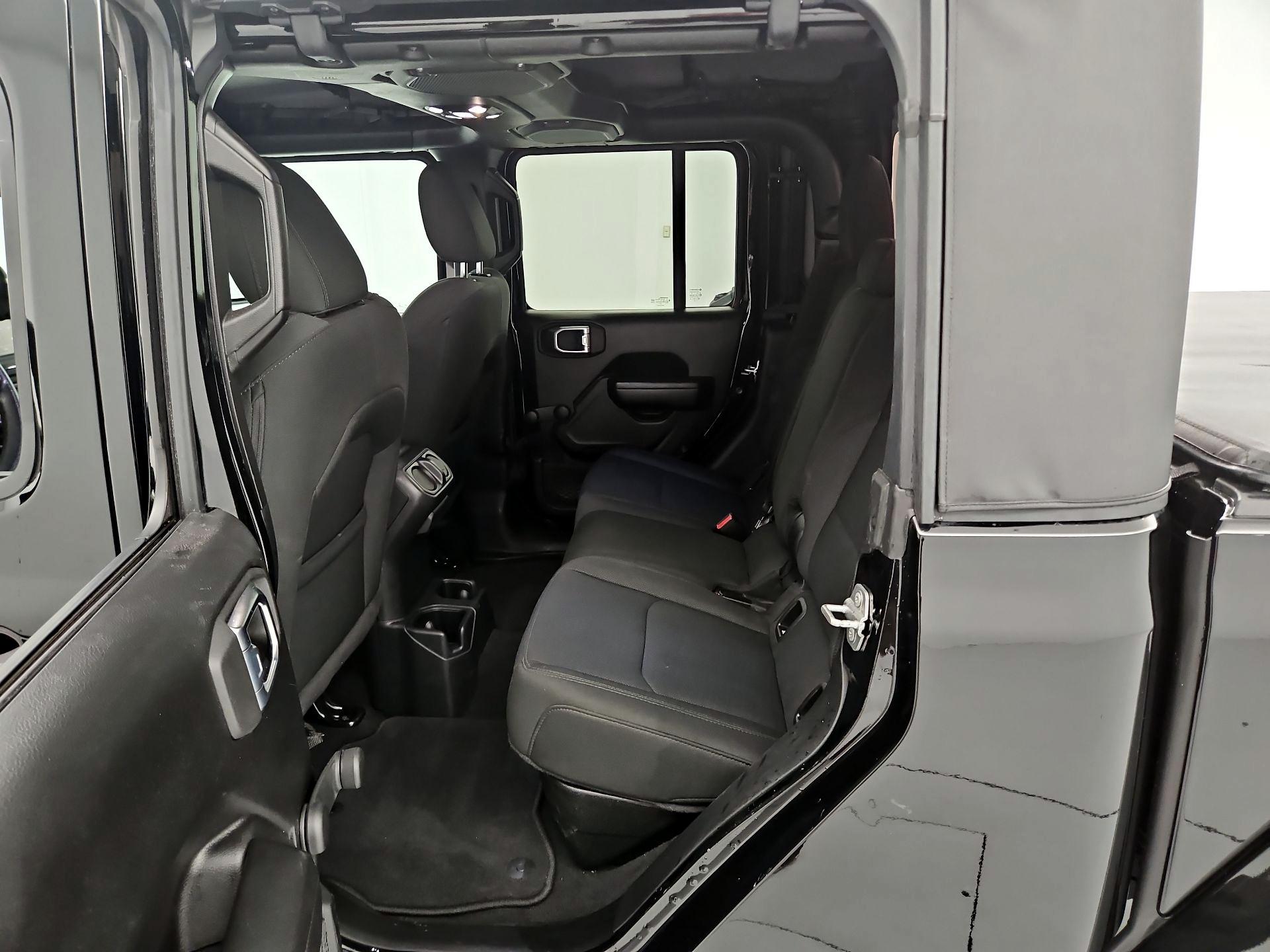 Thumbnail: 2021 Jeep Gladiator - 19