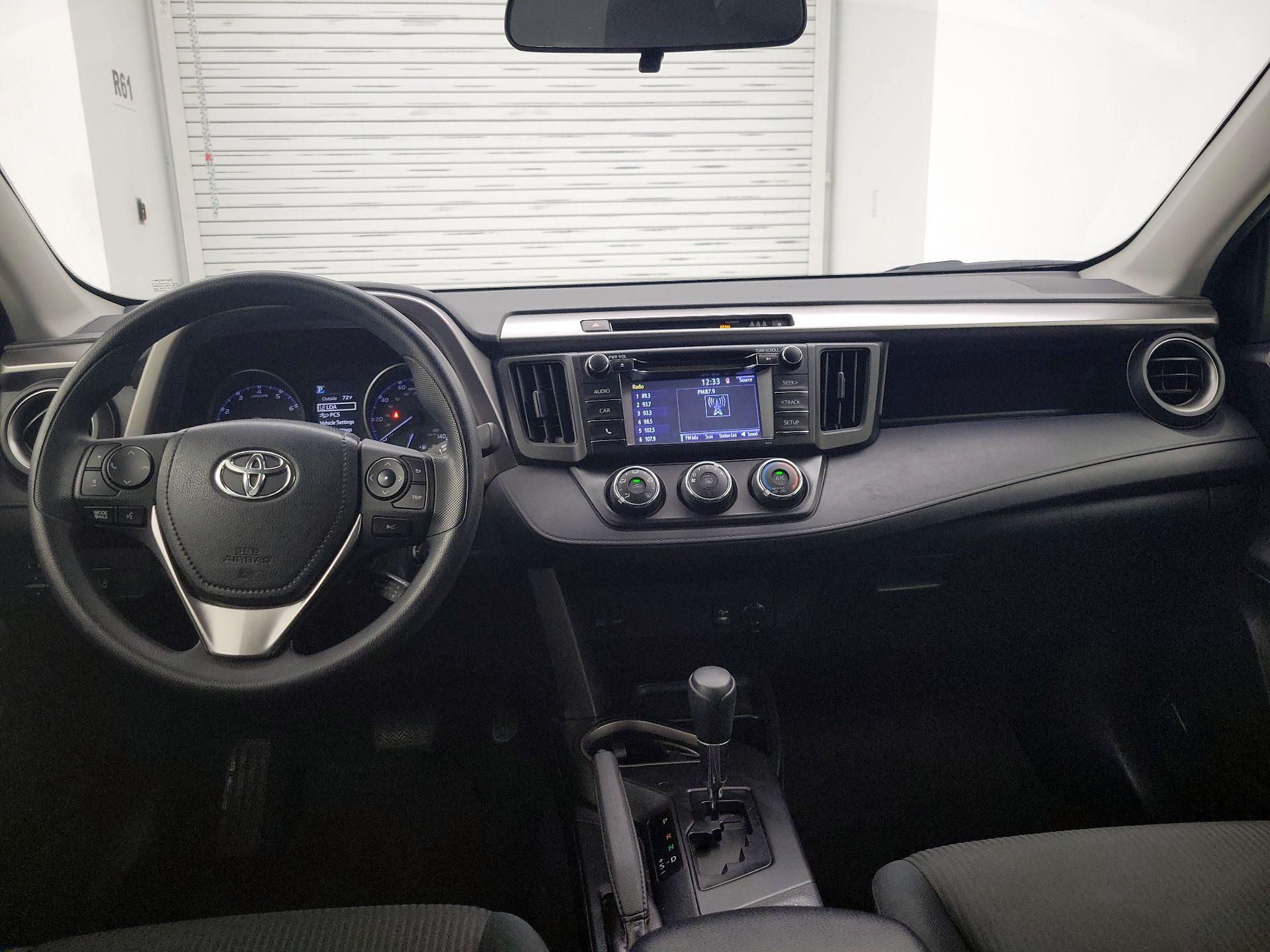 Thumbnail: 2018 Toyota RAV4 - 9