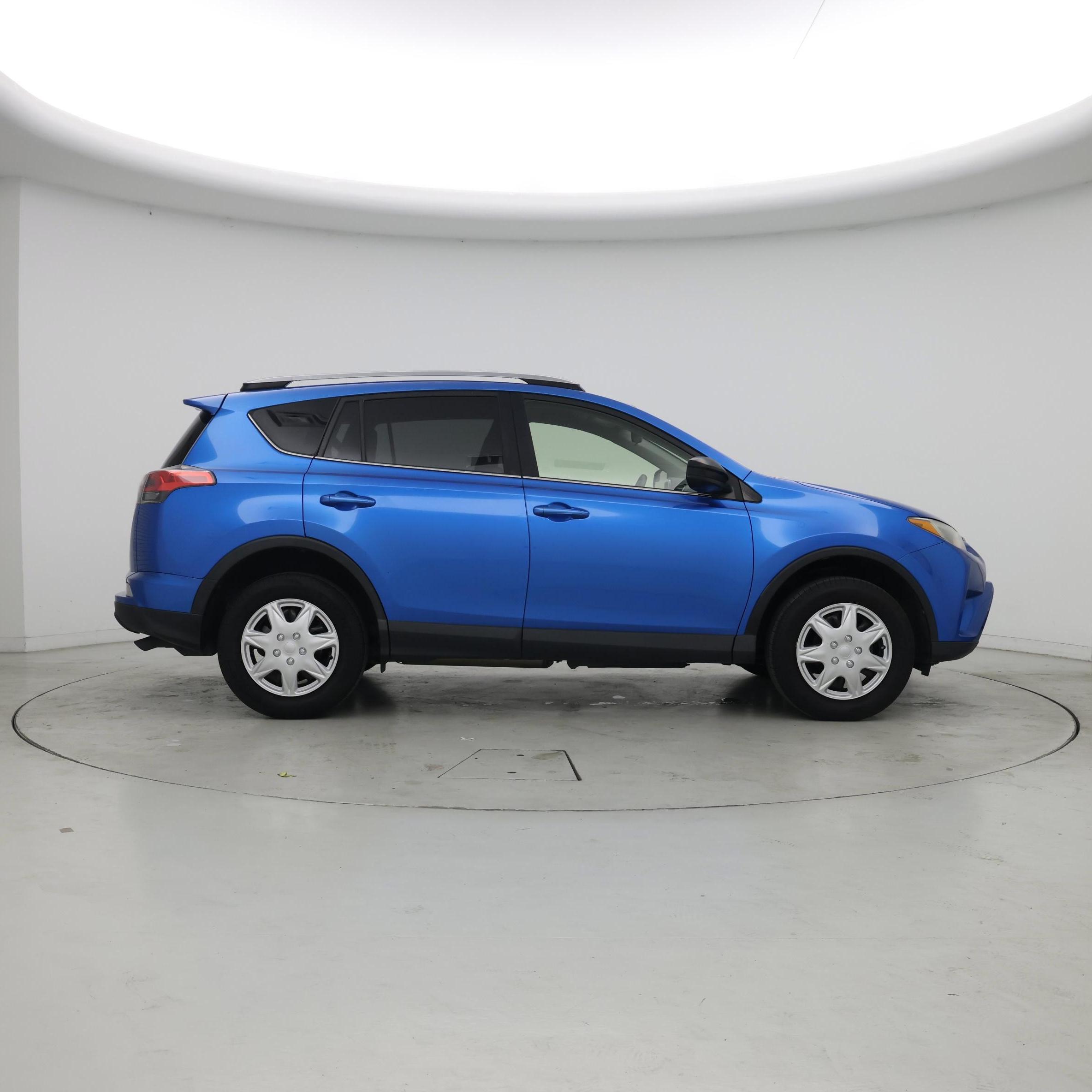 Thumbnail: 2018 Toyota RAV4 - 7