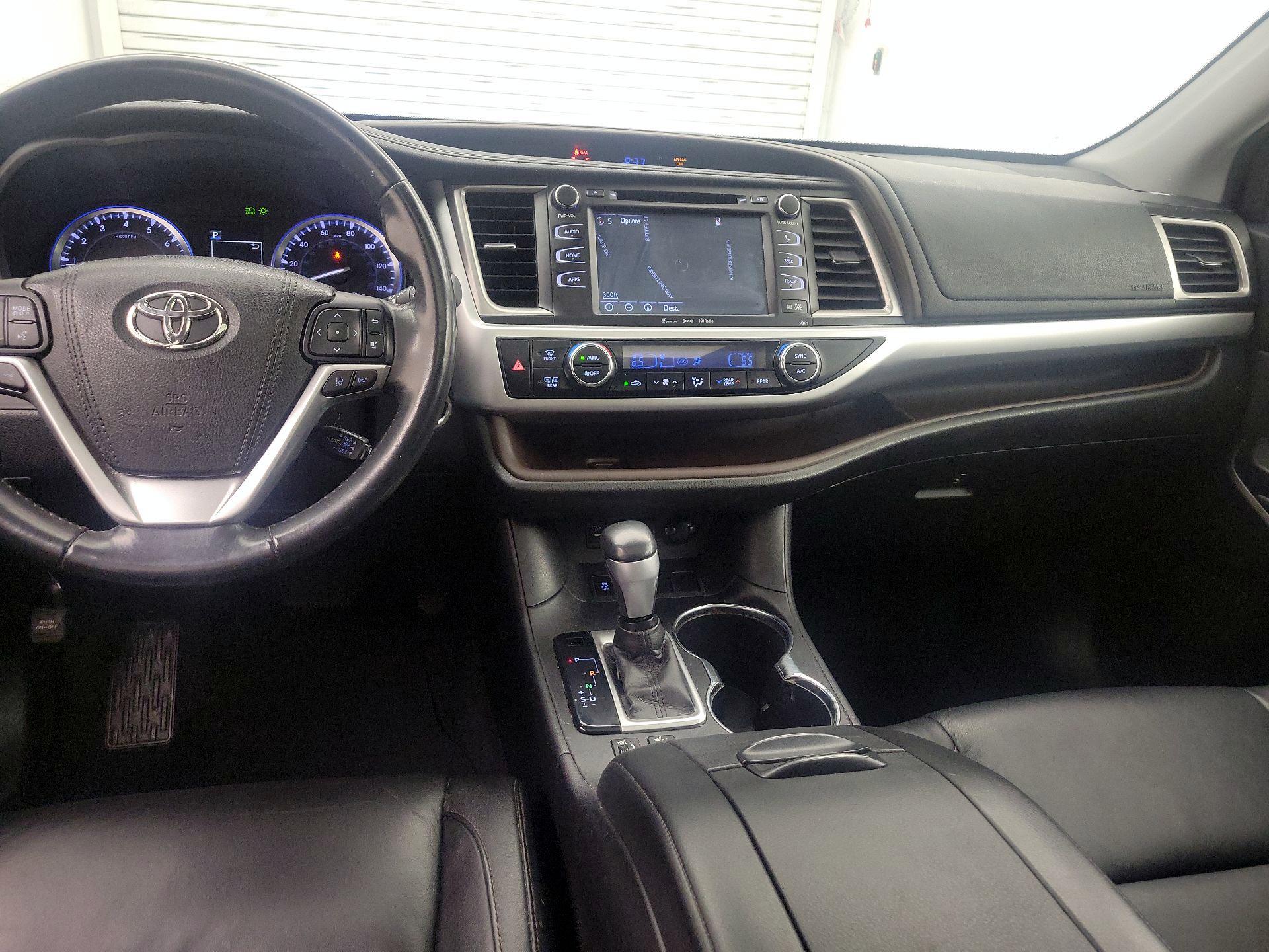 Thumbnail: 2017 Toyota Highlander - 9