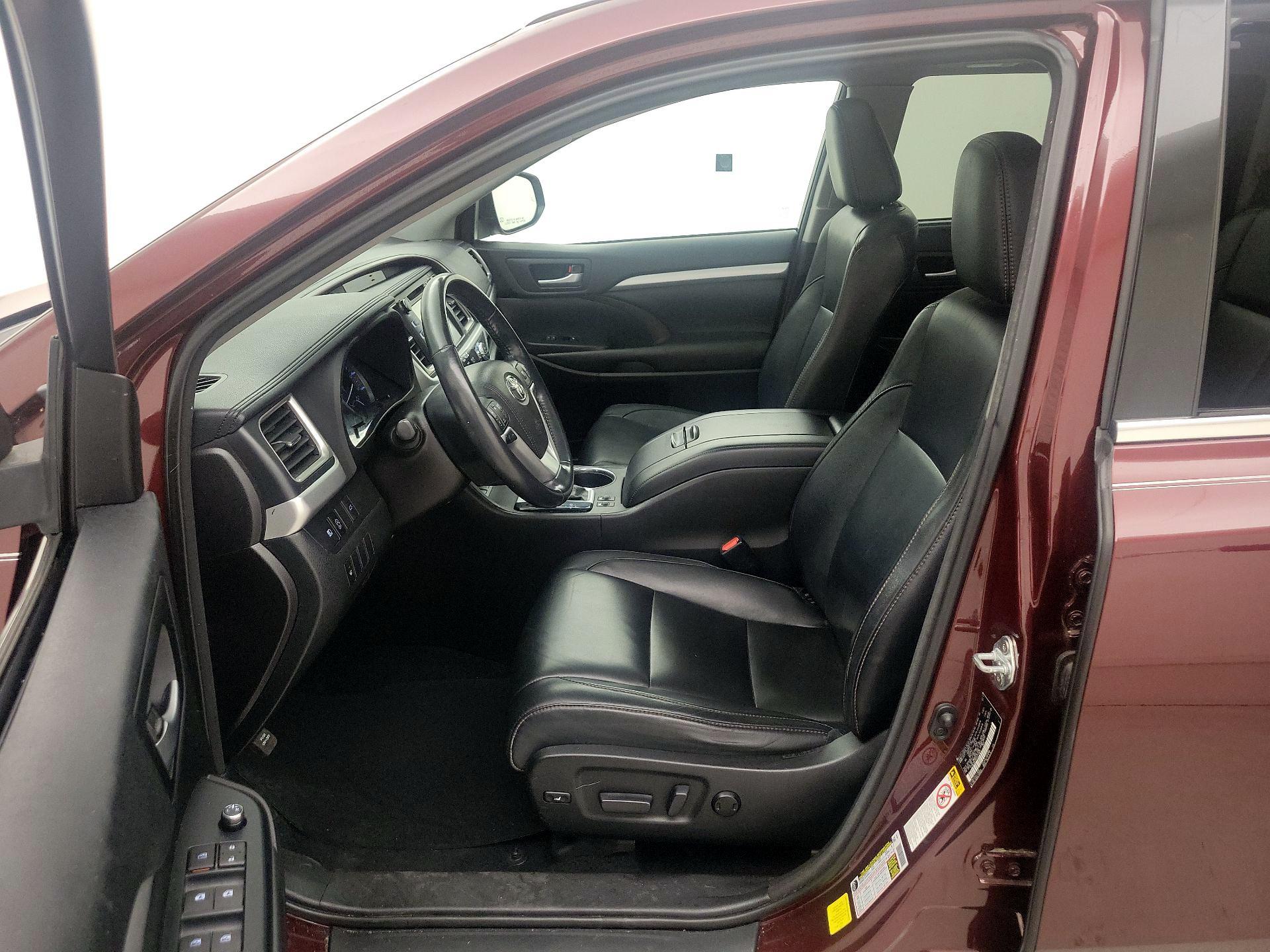 Thumbnail: 2017 Toyota Highlander - 11