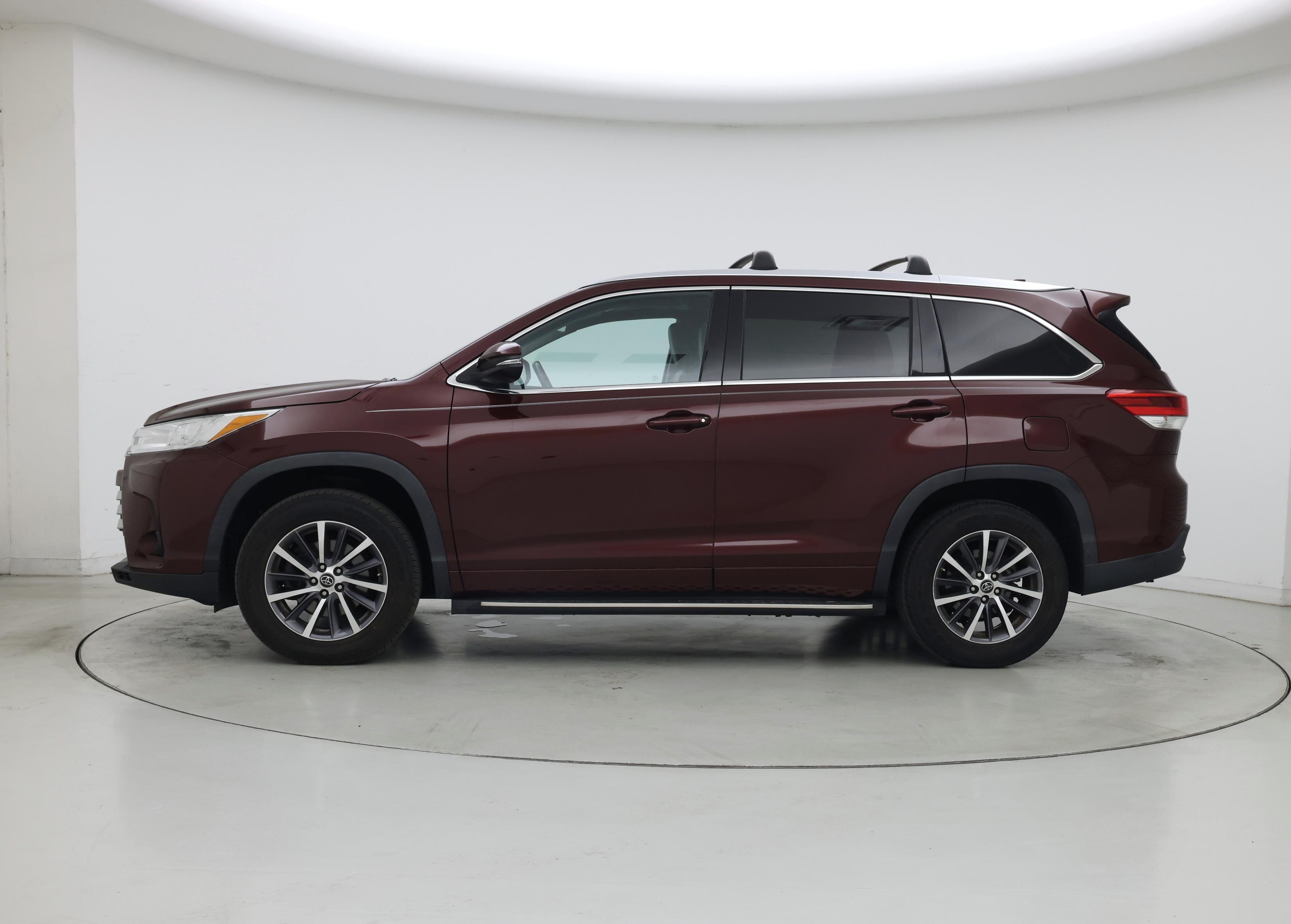 Thumbnail: 2017 Toyota Highlander - 3
