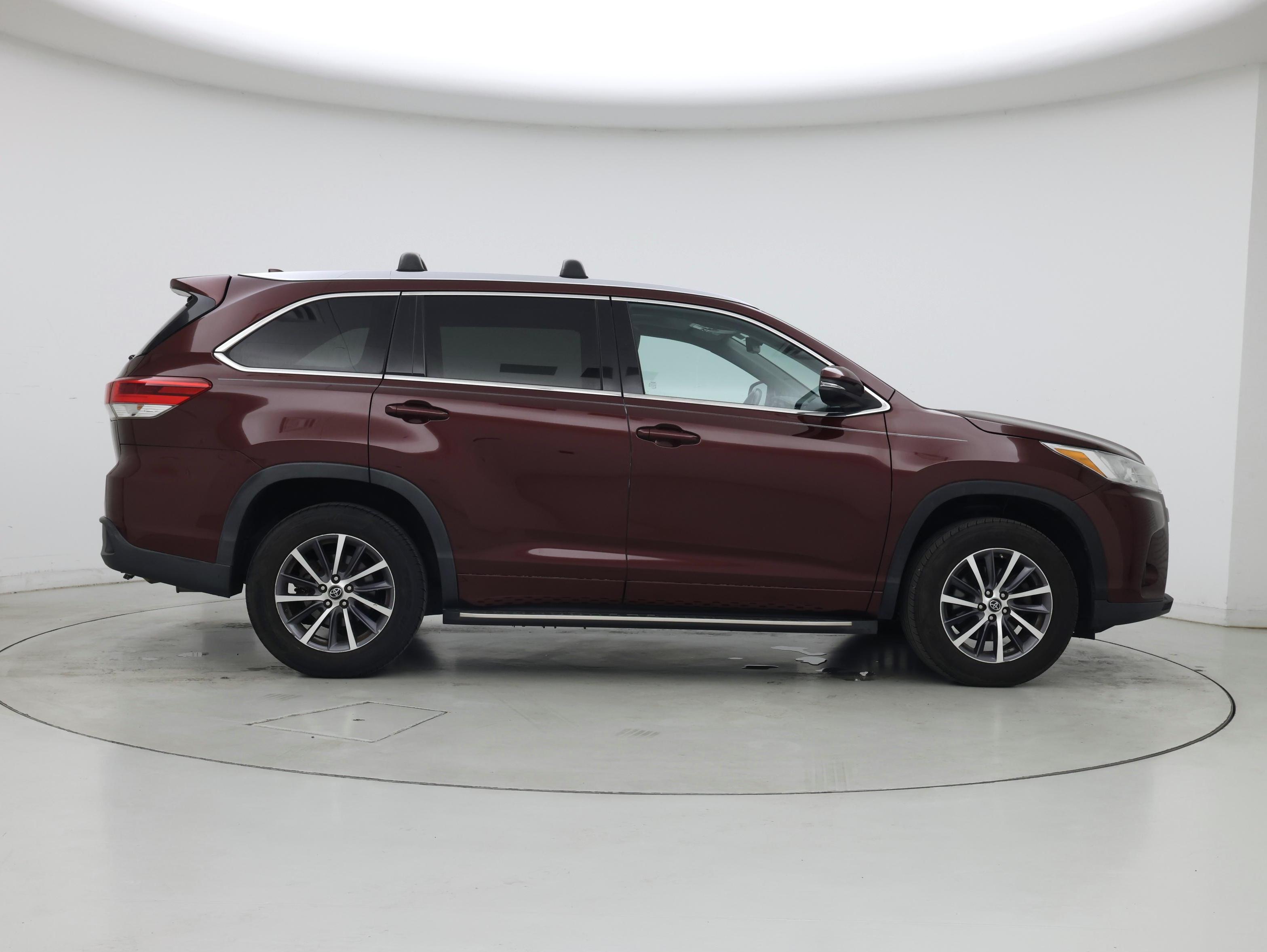 Thumbnail: 2017 Toyota Highlander - 7
