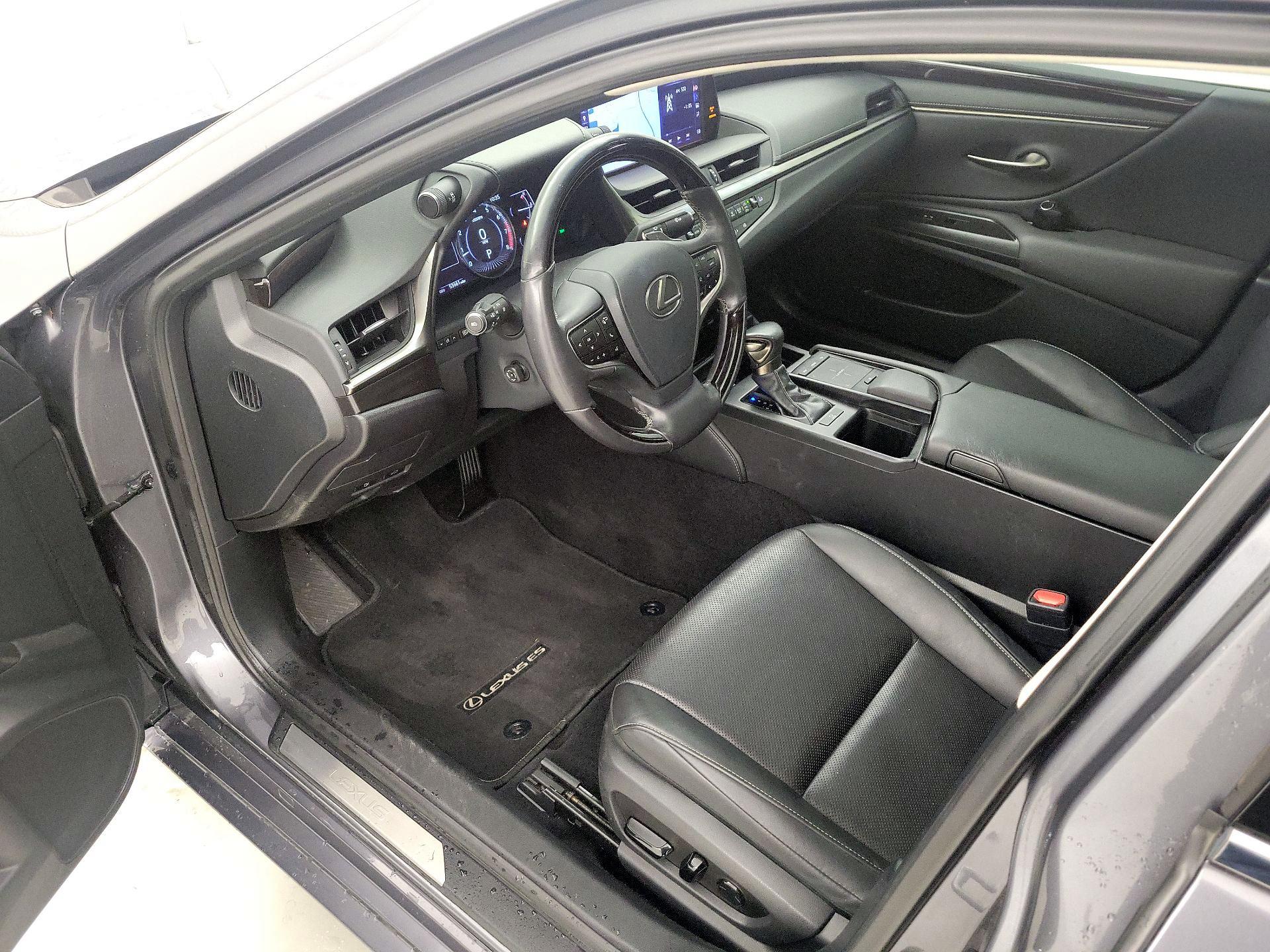 Thumbnail: 2019 Lexus ES - 11