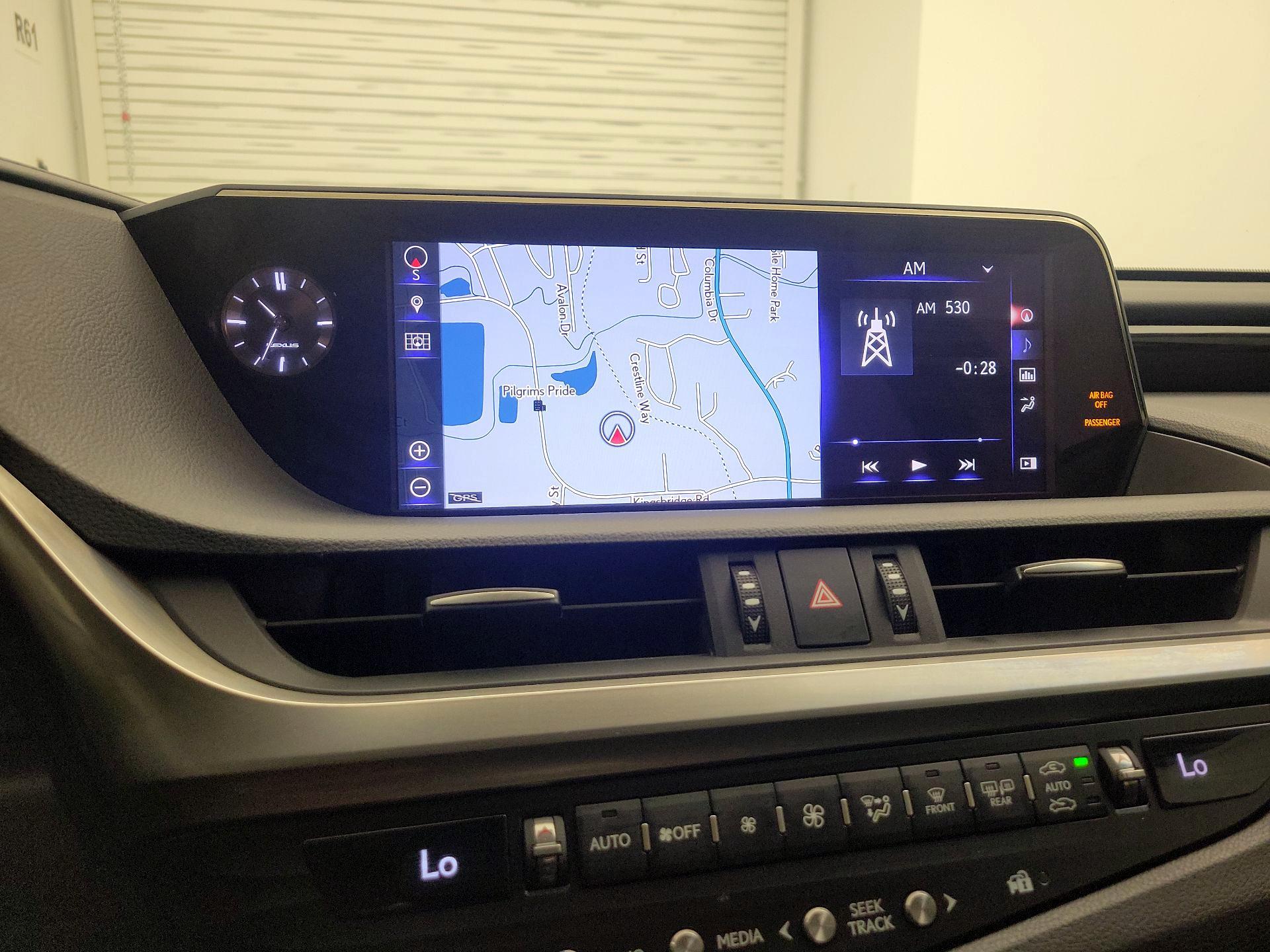 Thumbnail: 2019 Lexus ES - 14