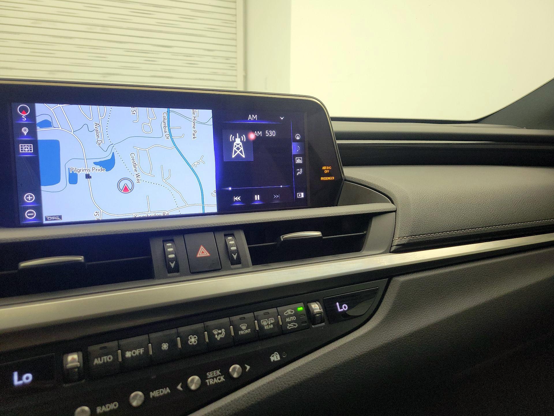 Thumbnail: 2019 Lexus ES - 16