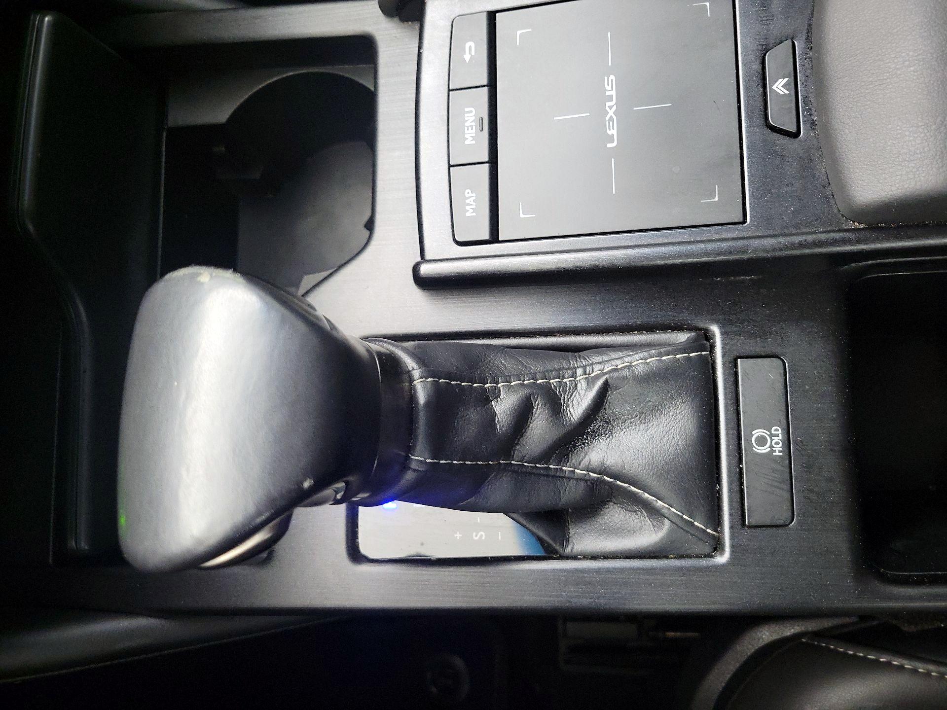 Thumbnail: 2019 Lexus ES - 18